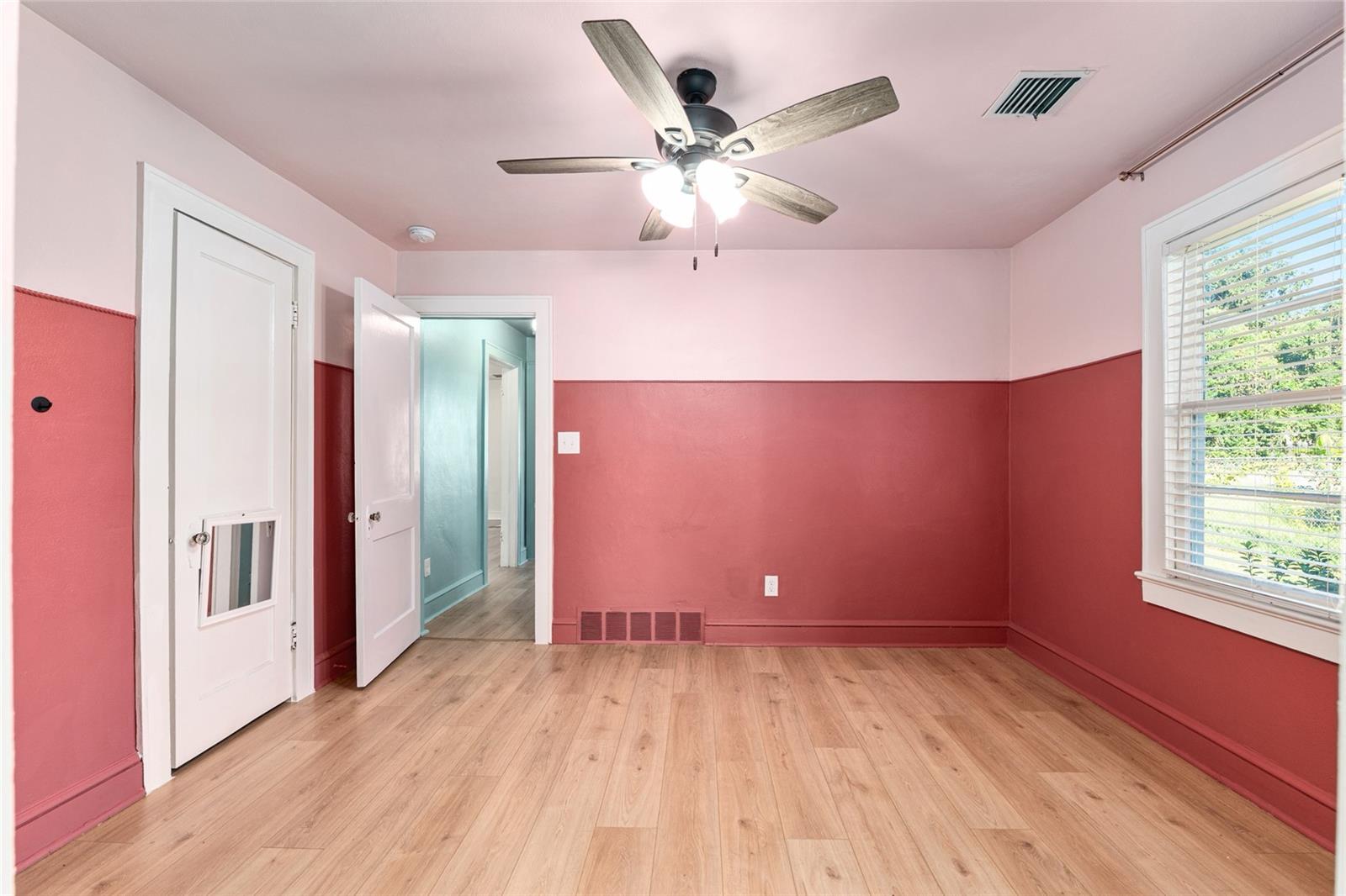 WILLISTON - Residential