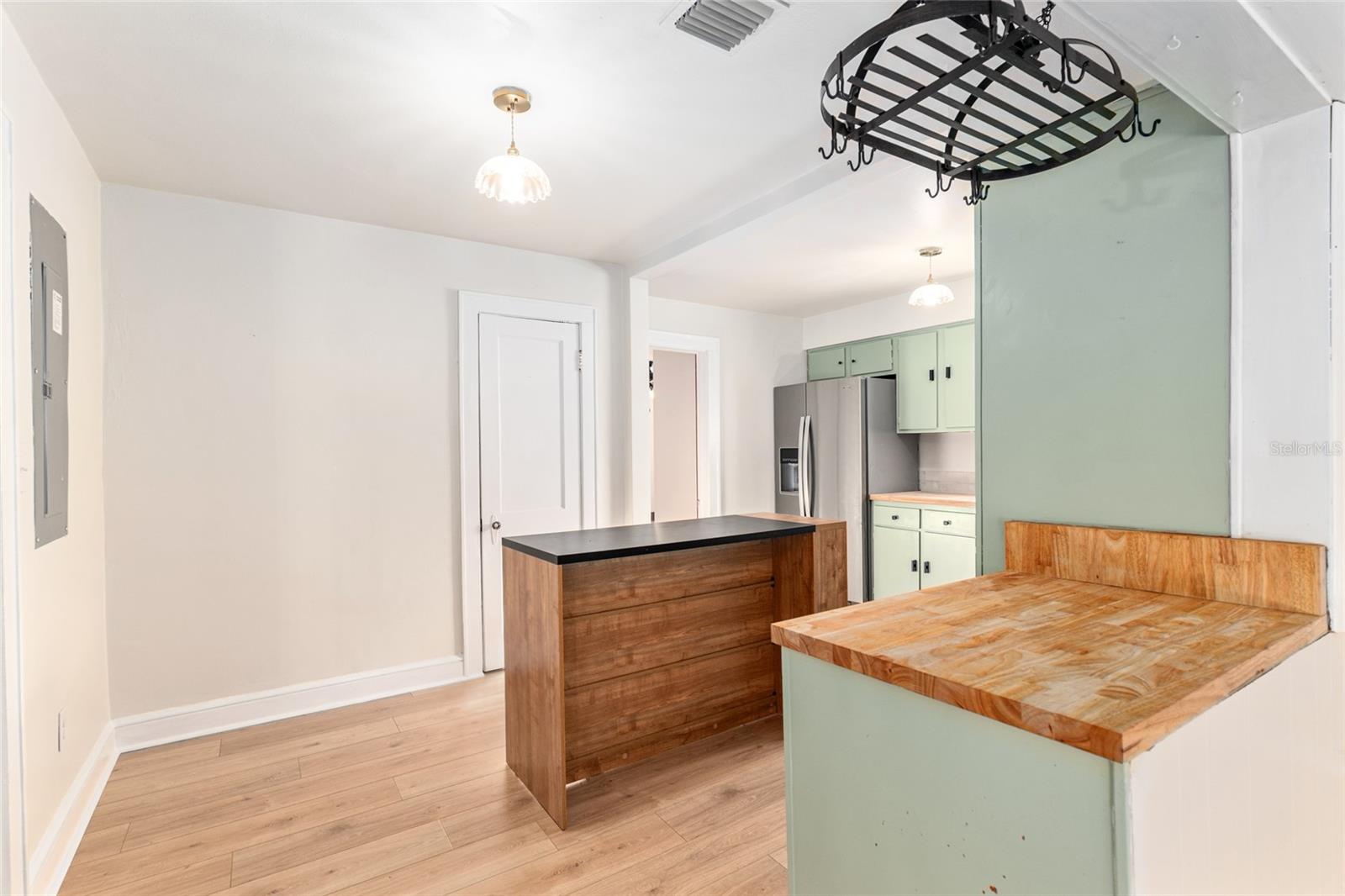 WILLISTON - Residential