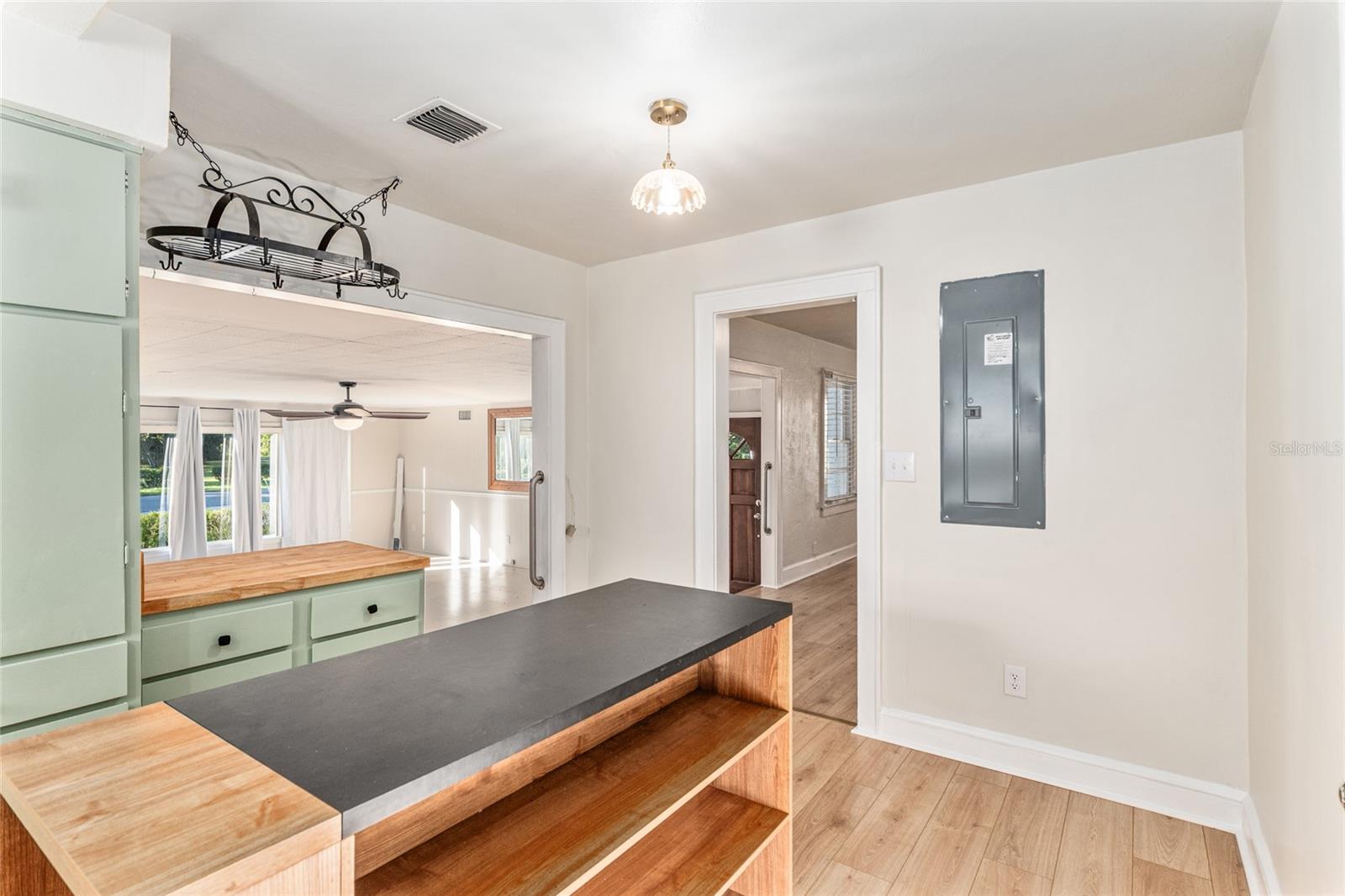 WILLISTON - Residential