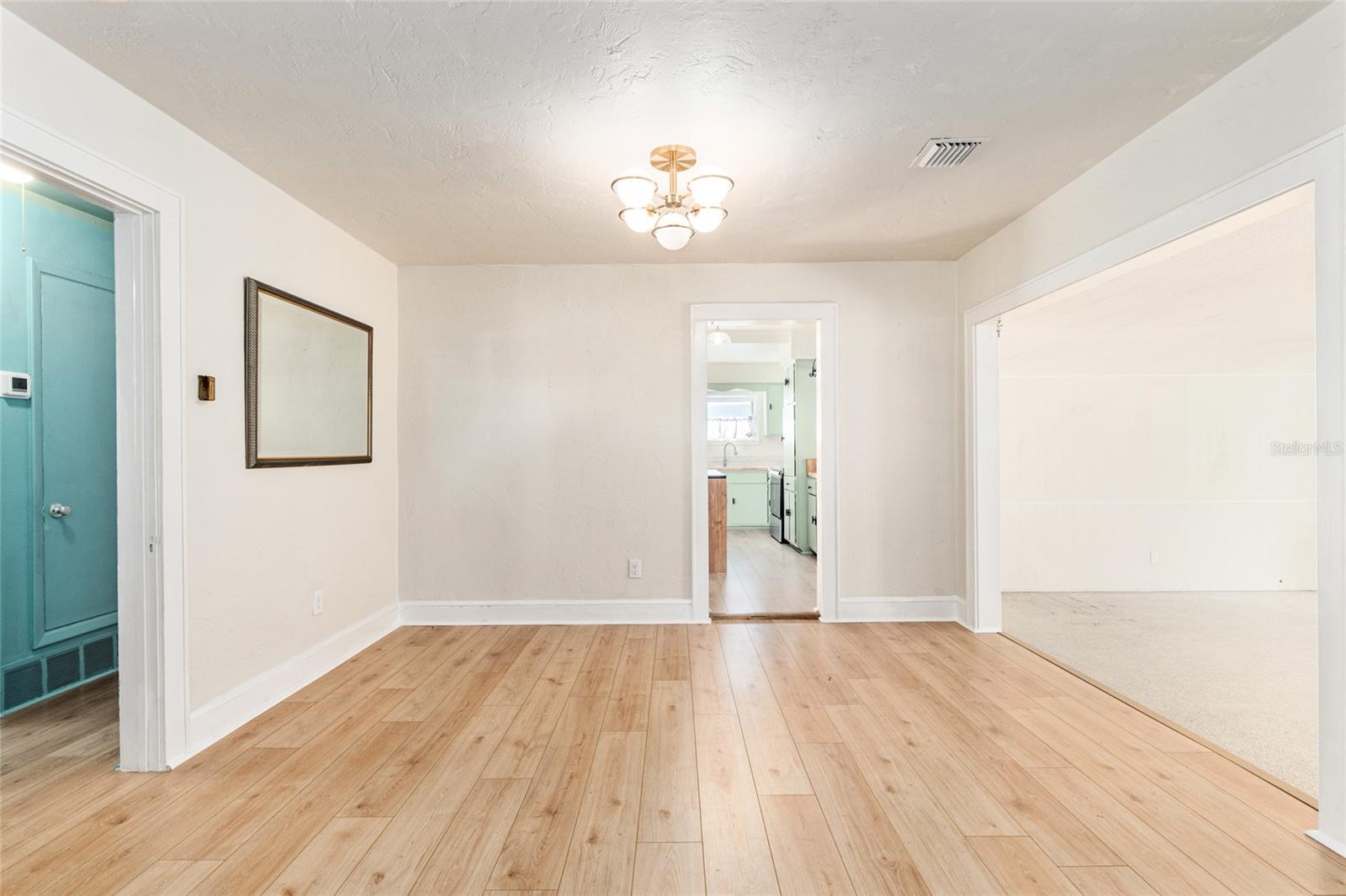 WILLISTON - Residential