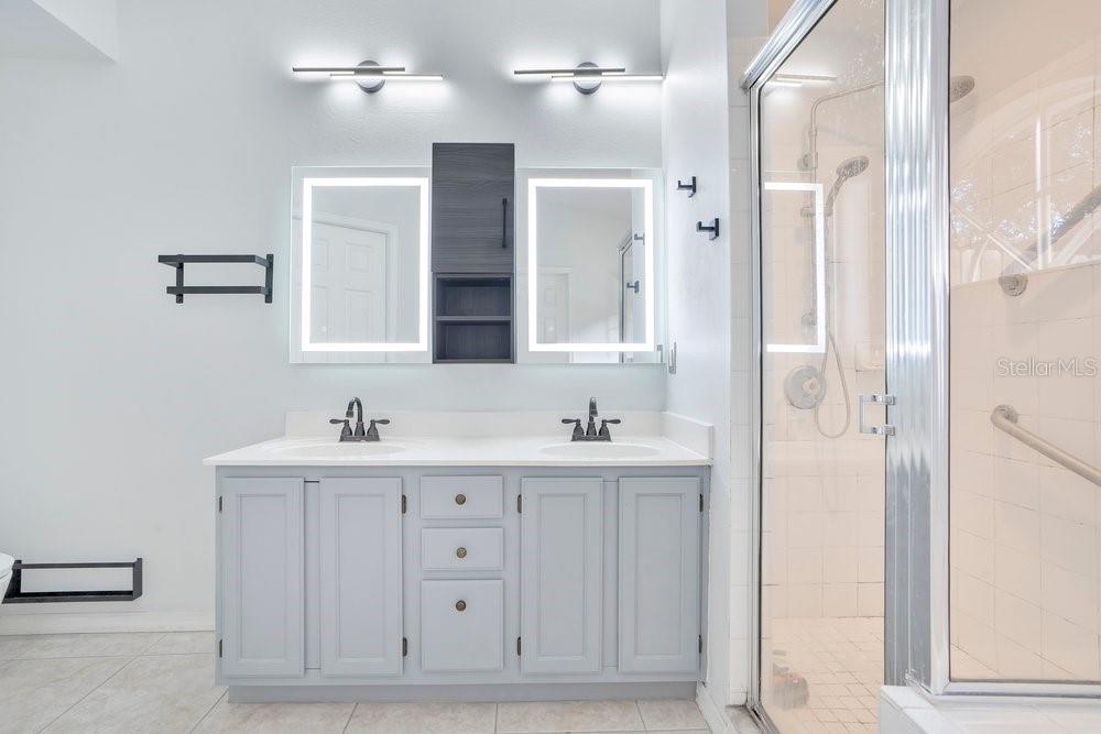 OAKS WEKIWA - Residential