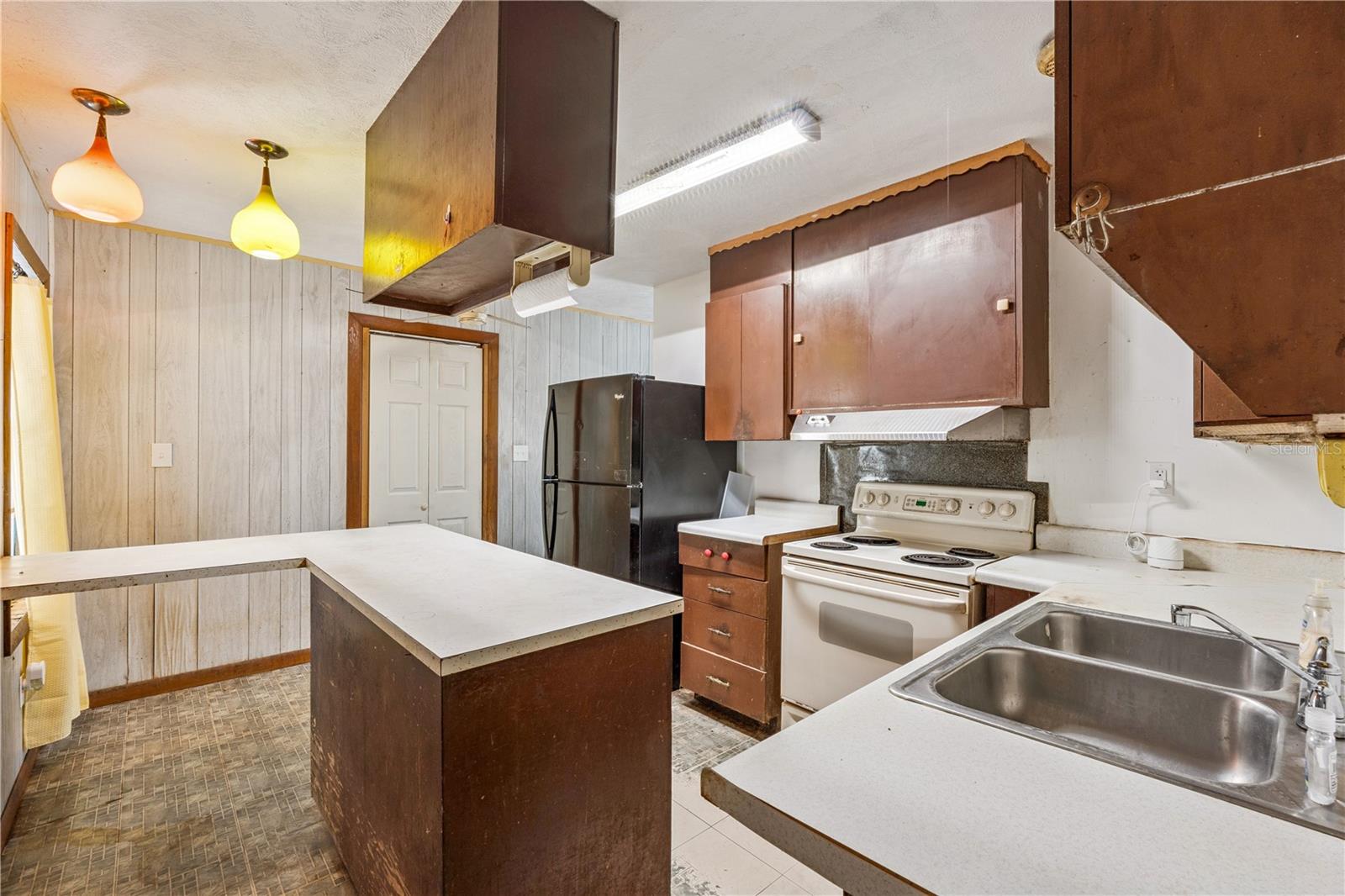 1103 OVERDALE STREET