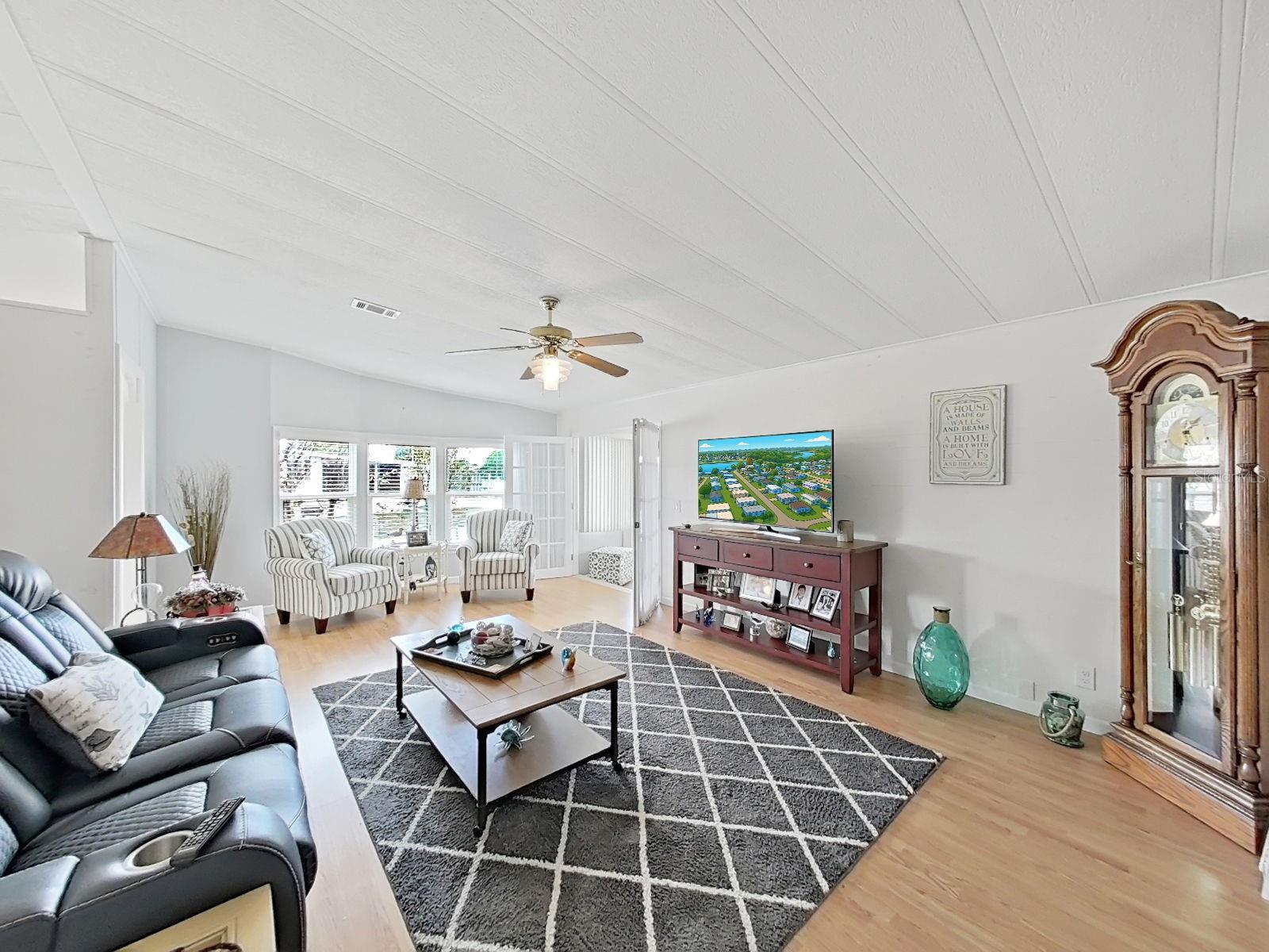 FOXWOOD LAKE ESTATES - Residential