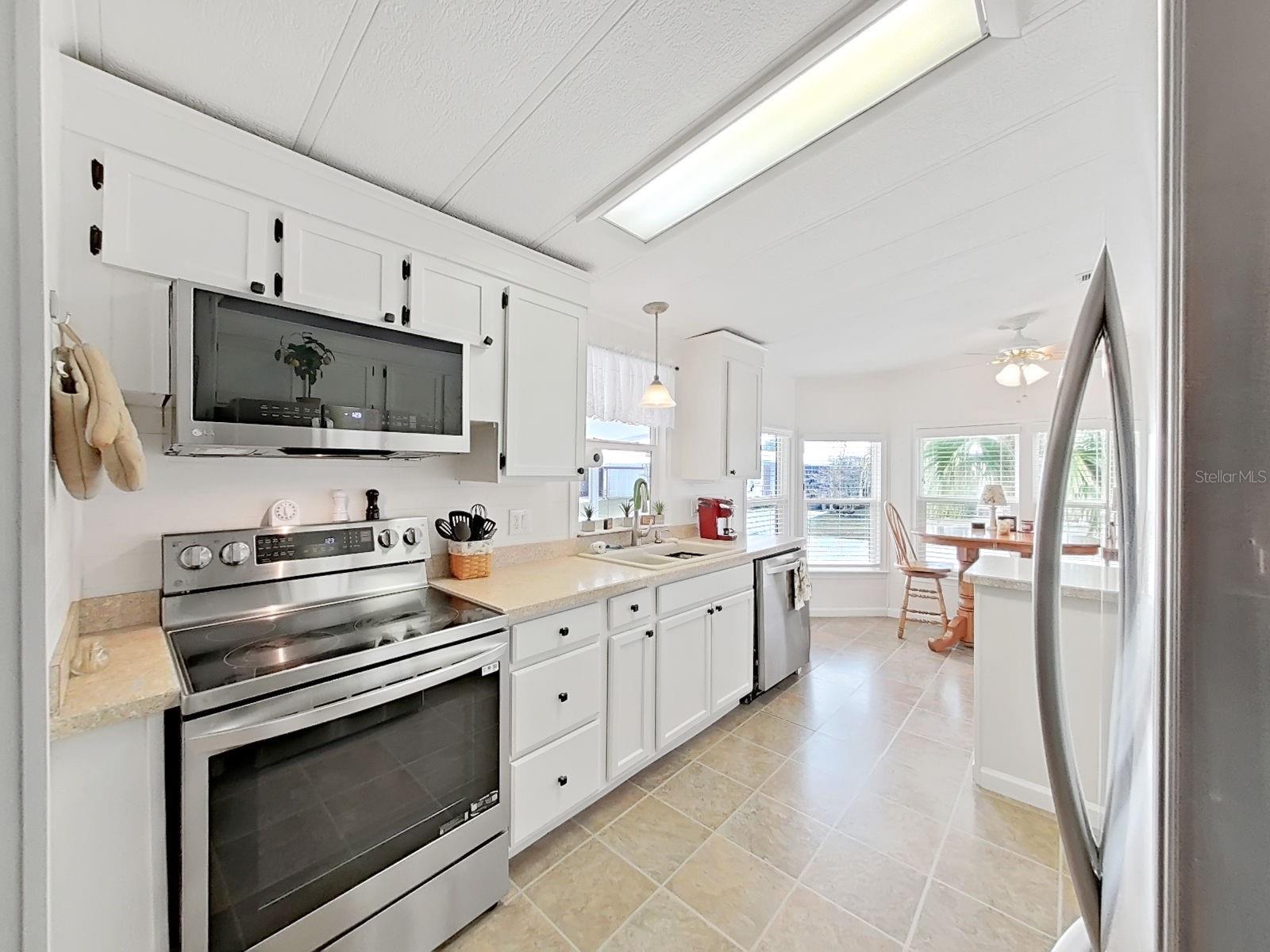 FOXWOOD LAKE ESTATES - Residential