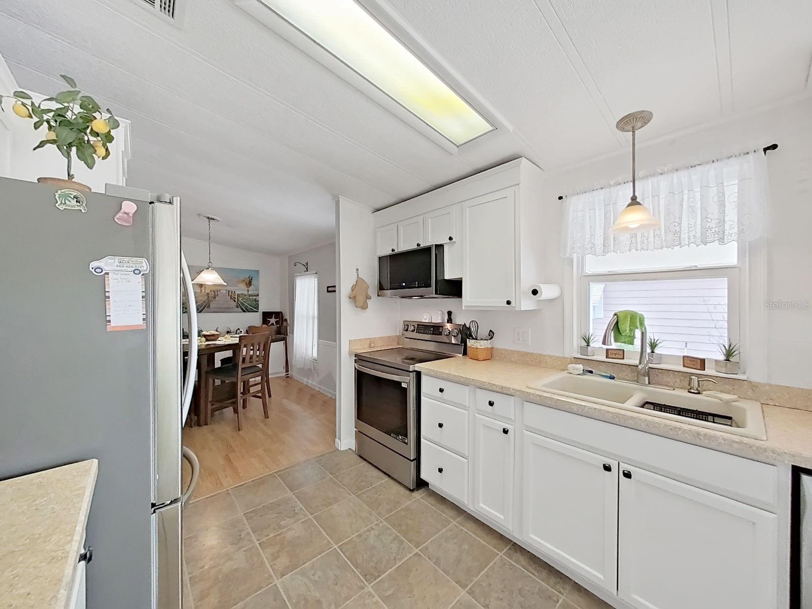 FOXWOOD LAKE ESTATES - Residential