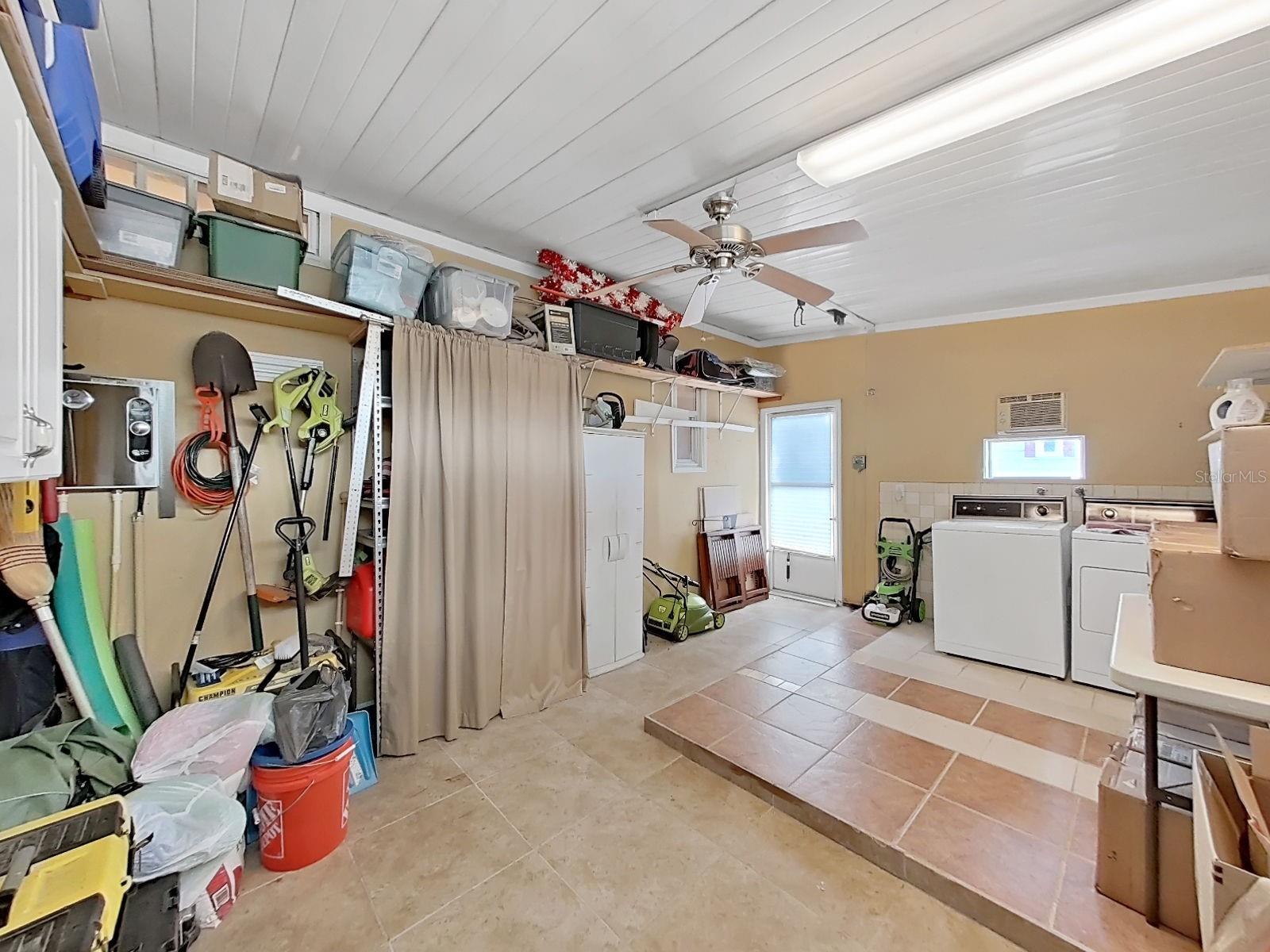 FOXWOOD LAKE ESTATES - Residential