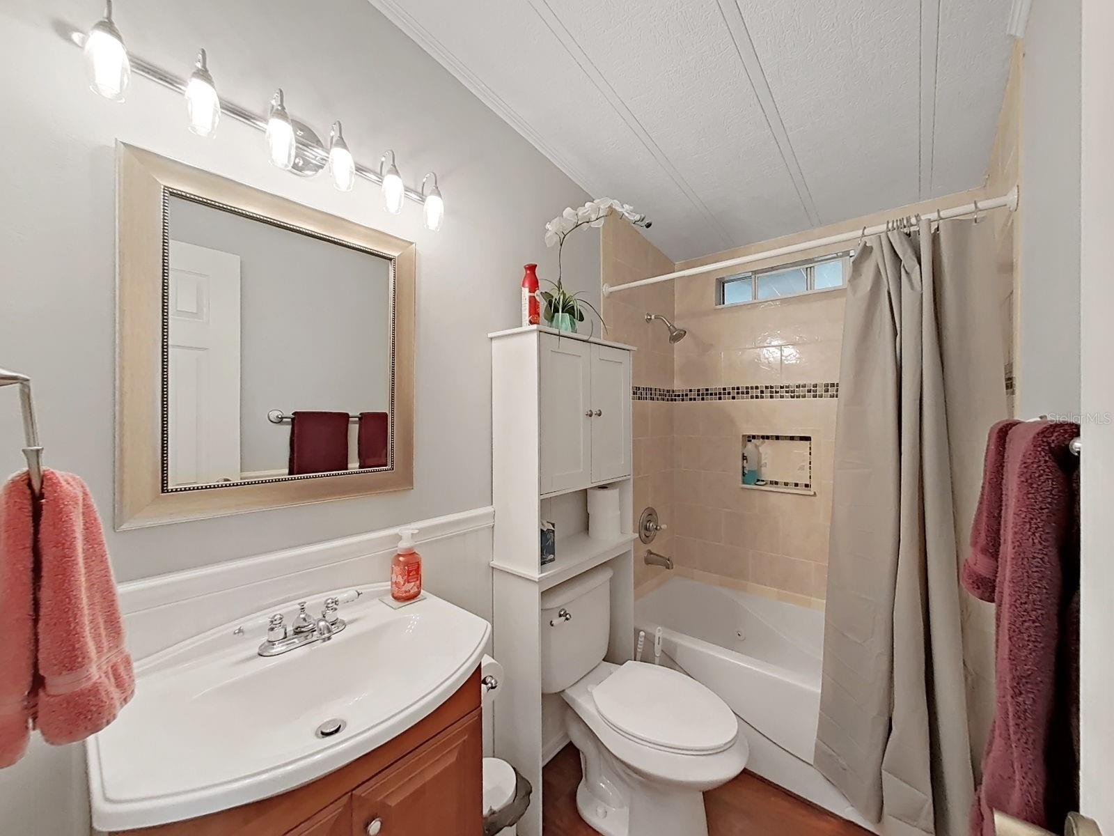 FOXWOOD LAKE ESTATES - Residential