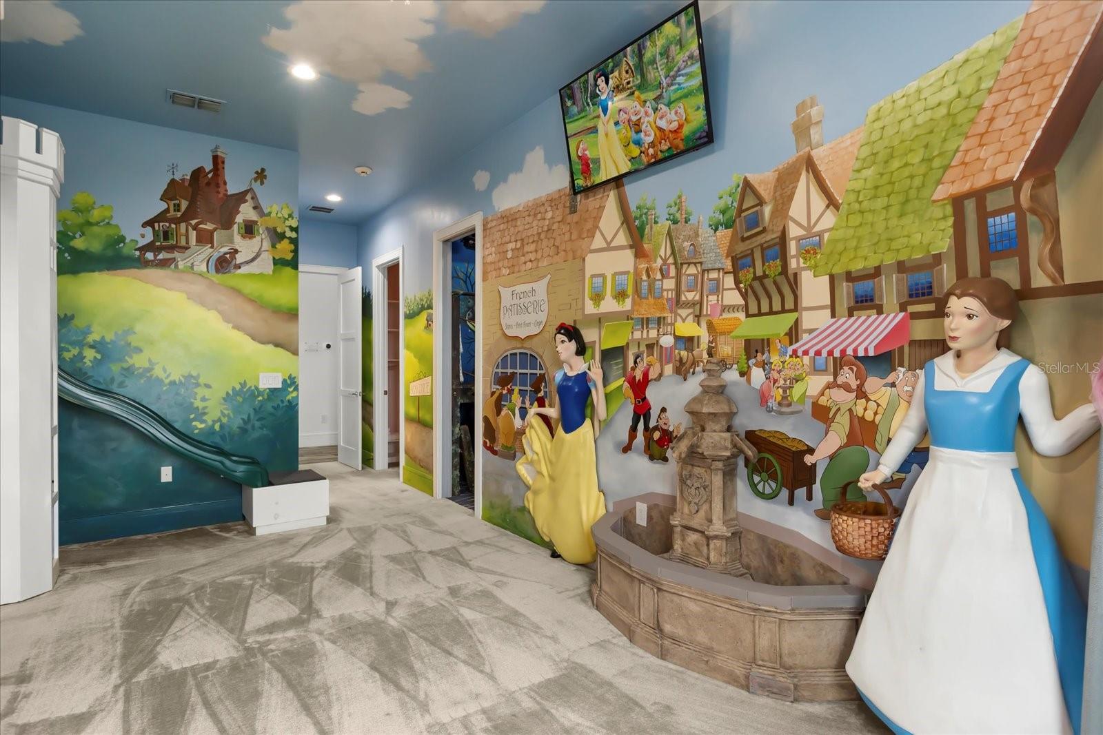 REUNION WEST VLGS NORTH - Residential