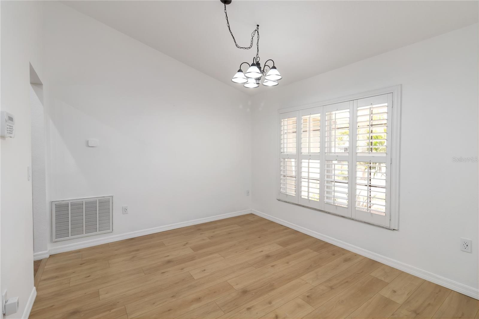 PLATTERS ADD - Residential