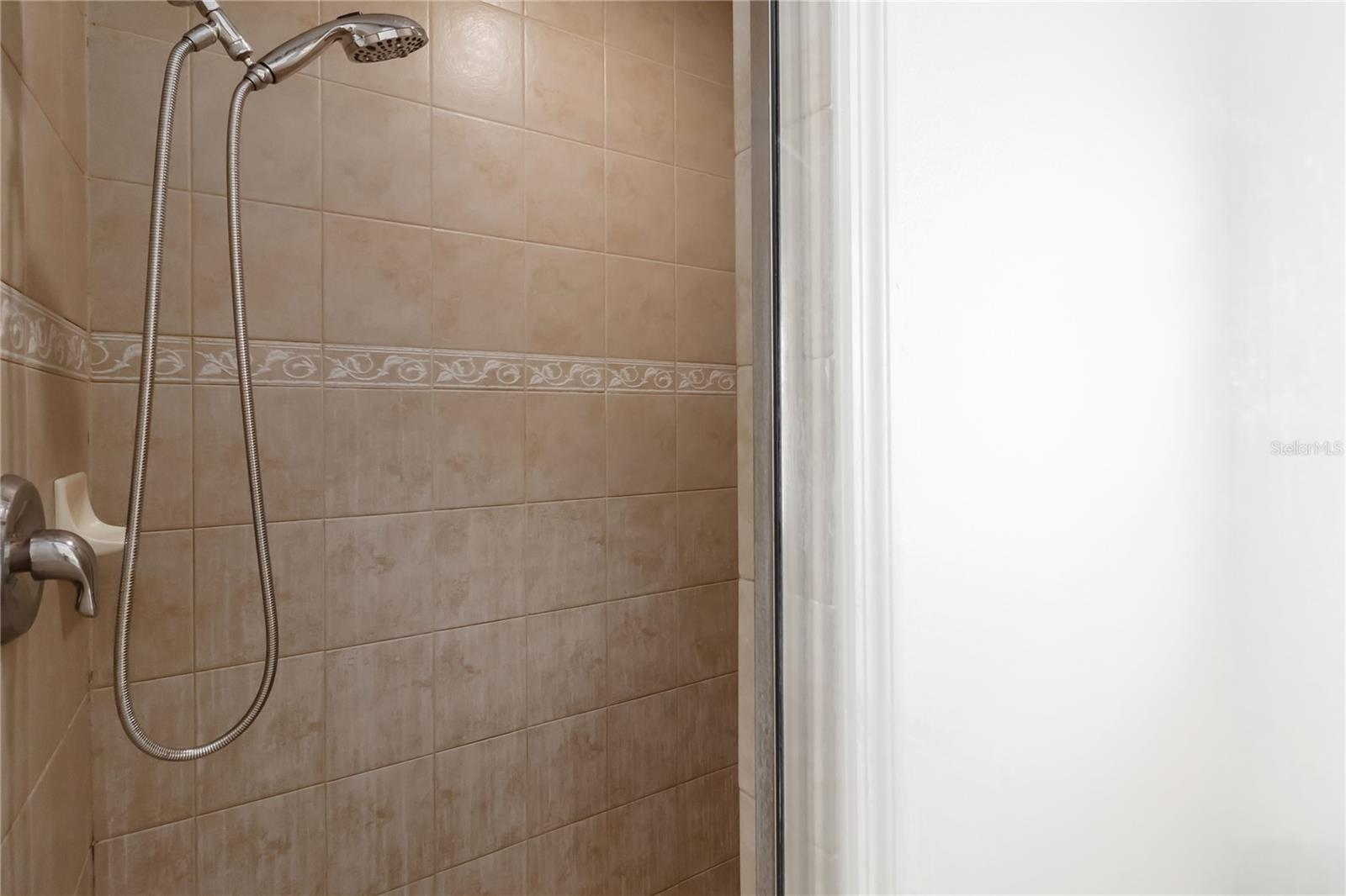 PLATTERS ADD - Residential