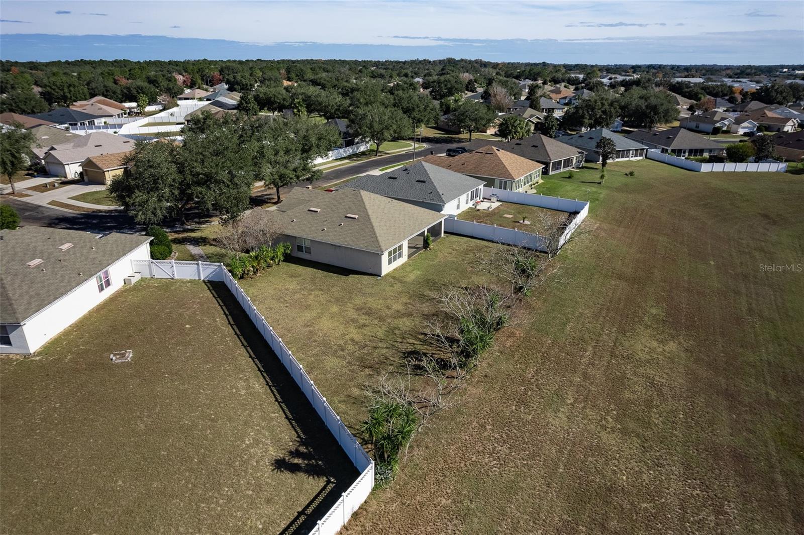 RED HAWK - Residential Lease