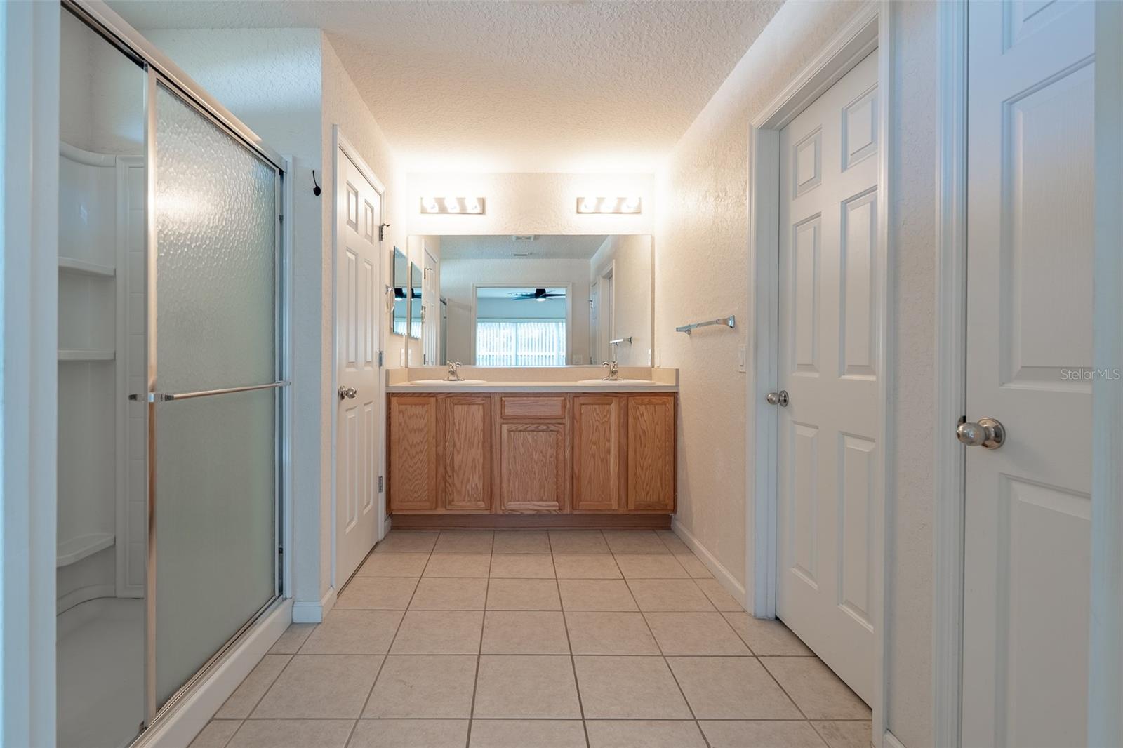 RED HAWK - Residential Lease