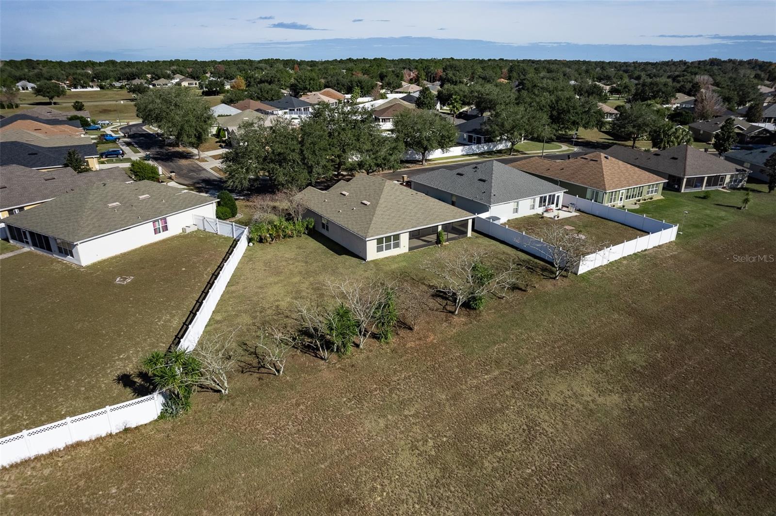 RED HAWK - Residential Lease