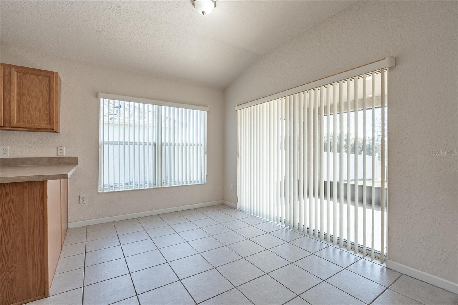 RED HAWK - Residential Lease