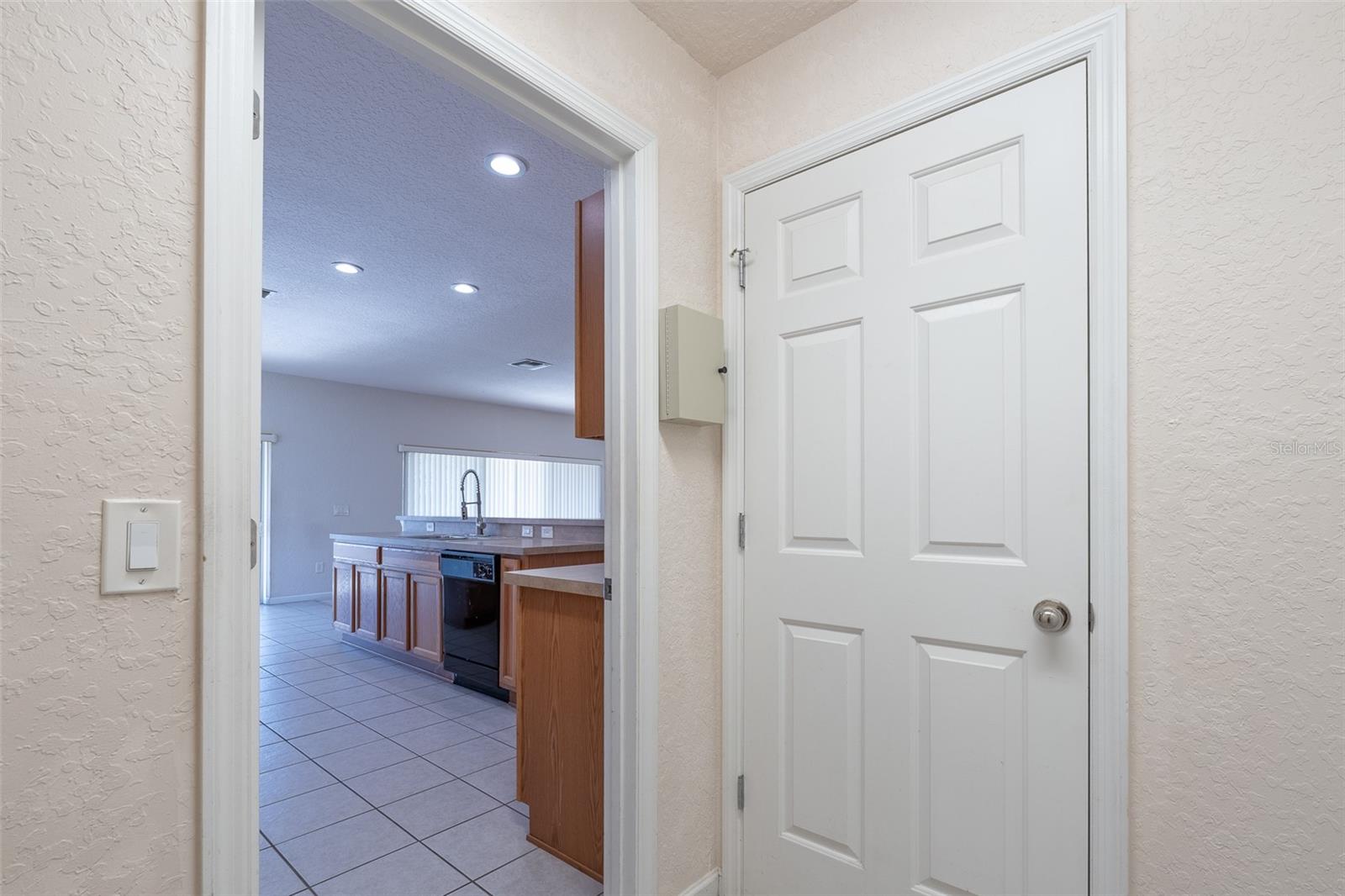 RED HAWK - Residential Lease