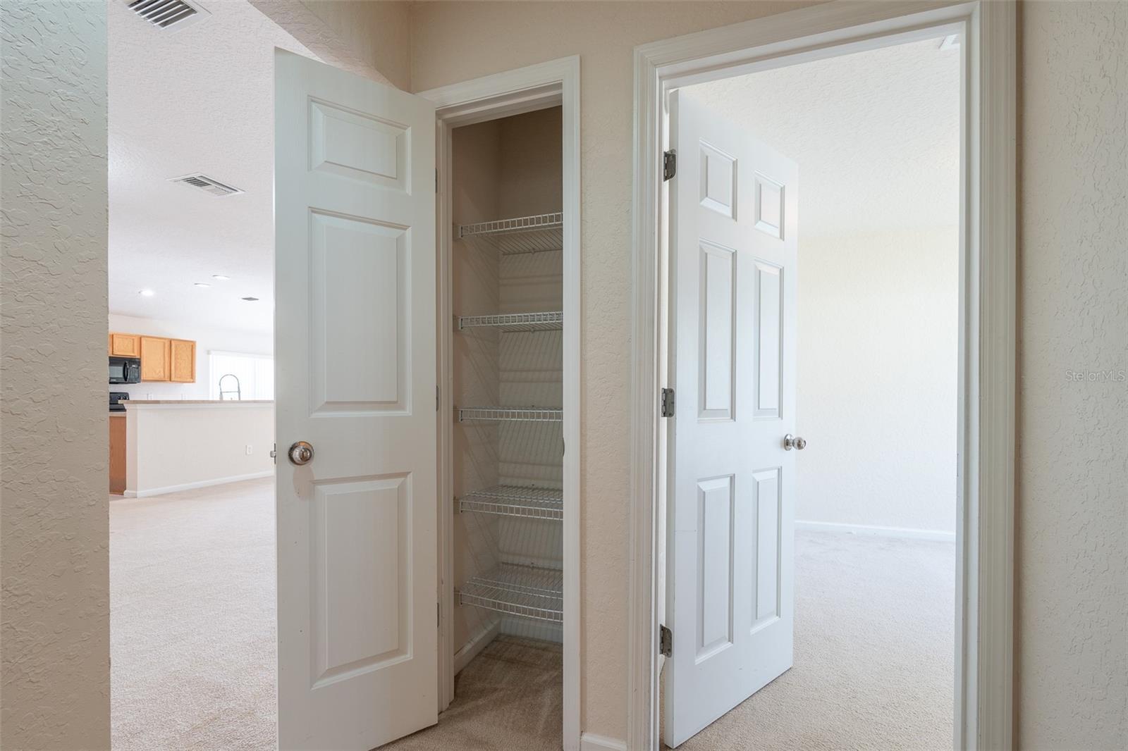 RED HAWK - Residential Lease