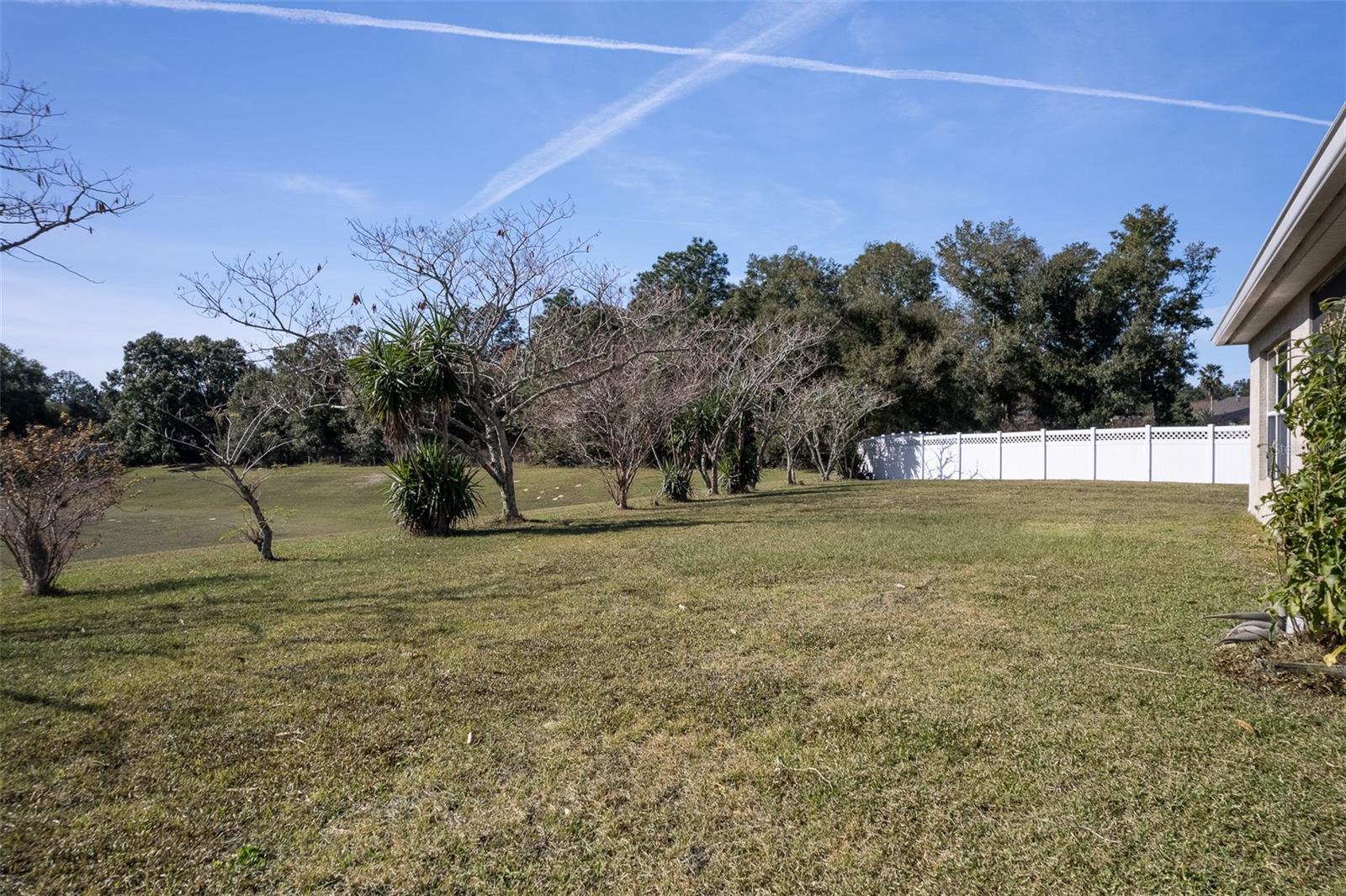 RED HAWK - Residential Lease