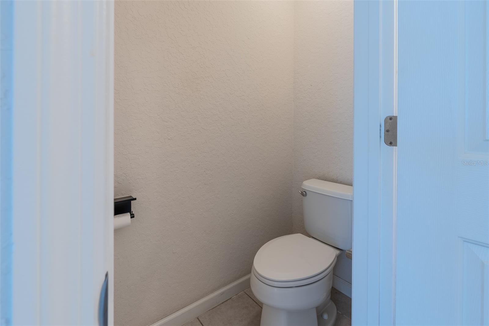 RED HAWK - Residential Lease