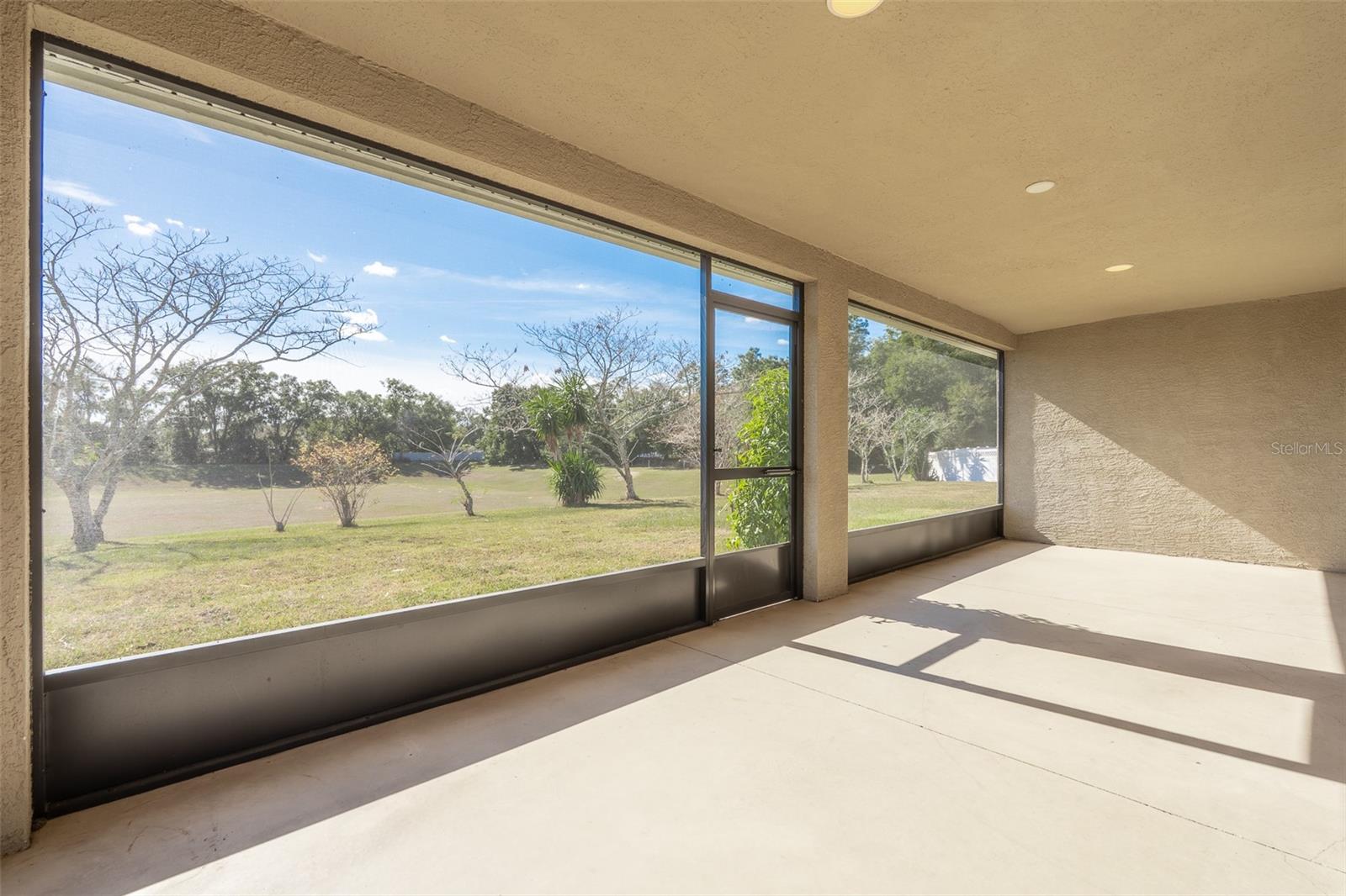 RED HAWK - Residential Lease