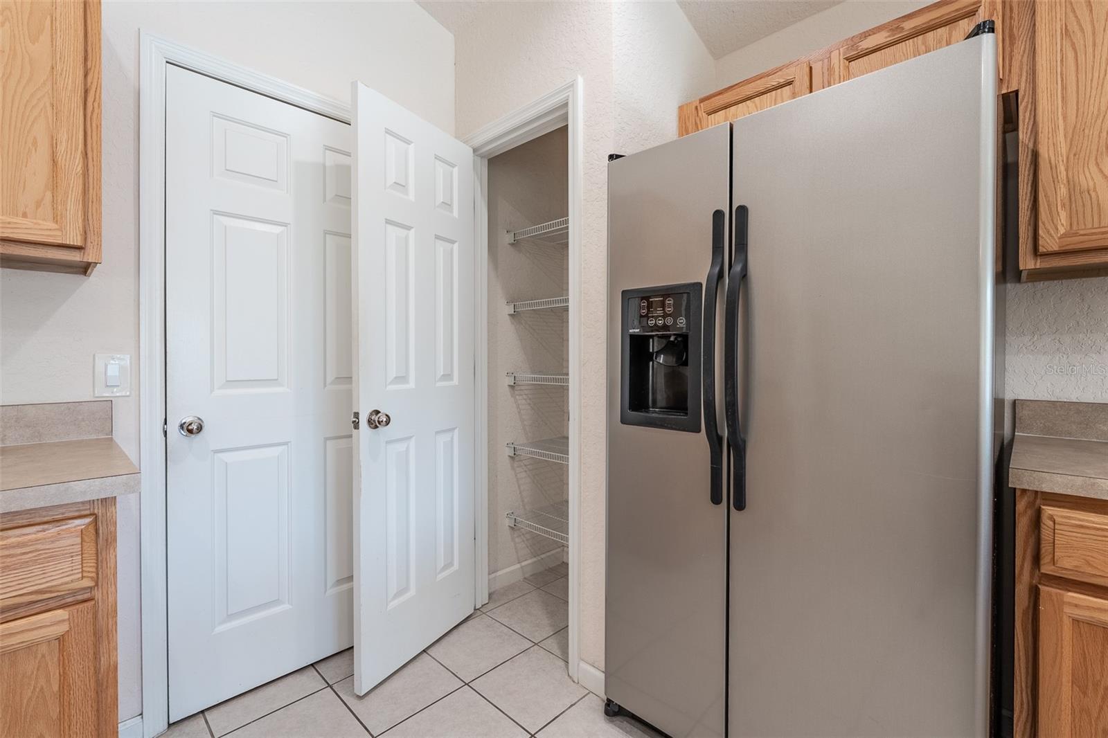 RED HAWK - Residential Lease