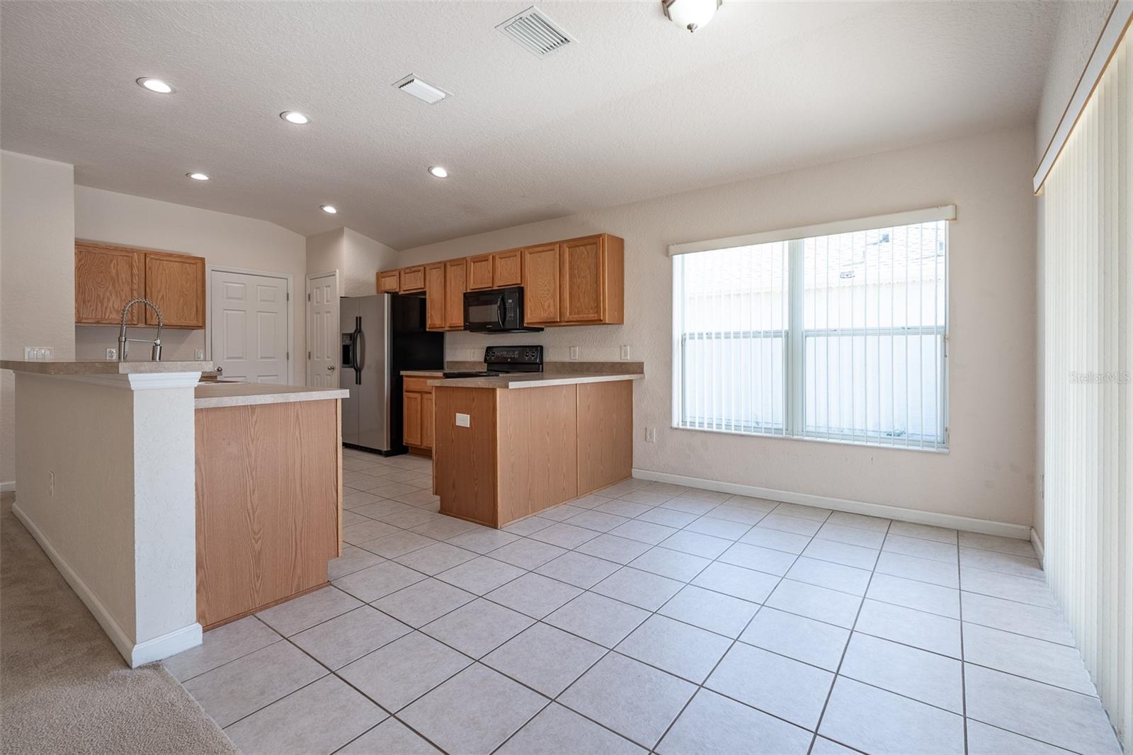 RED HAWK - Residential Lease