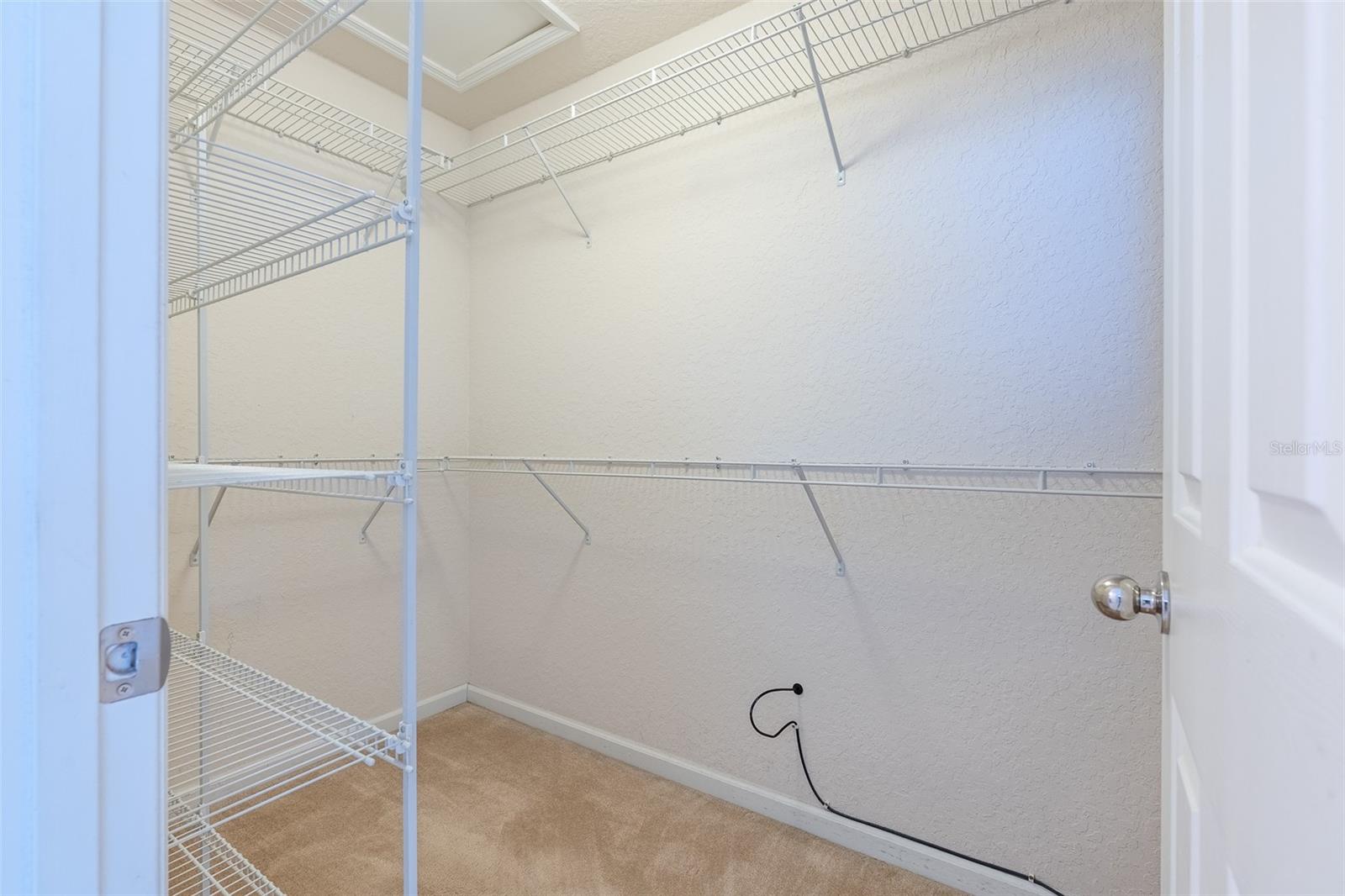 RED HAWK - Residential Lease