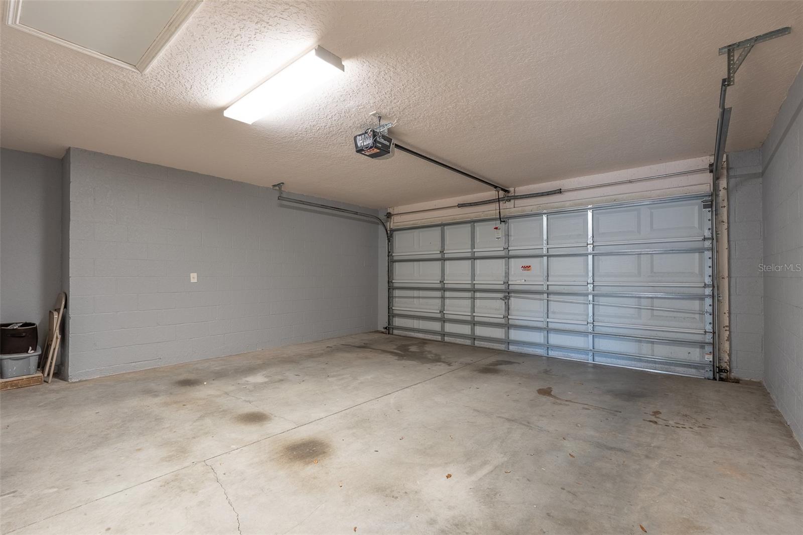 RED HAWK - Residential Lease