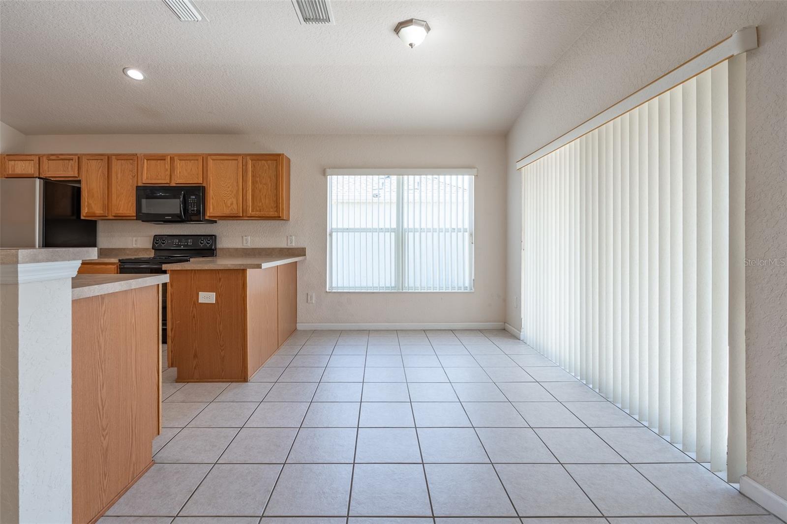 RED HAWK - Residential Lease