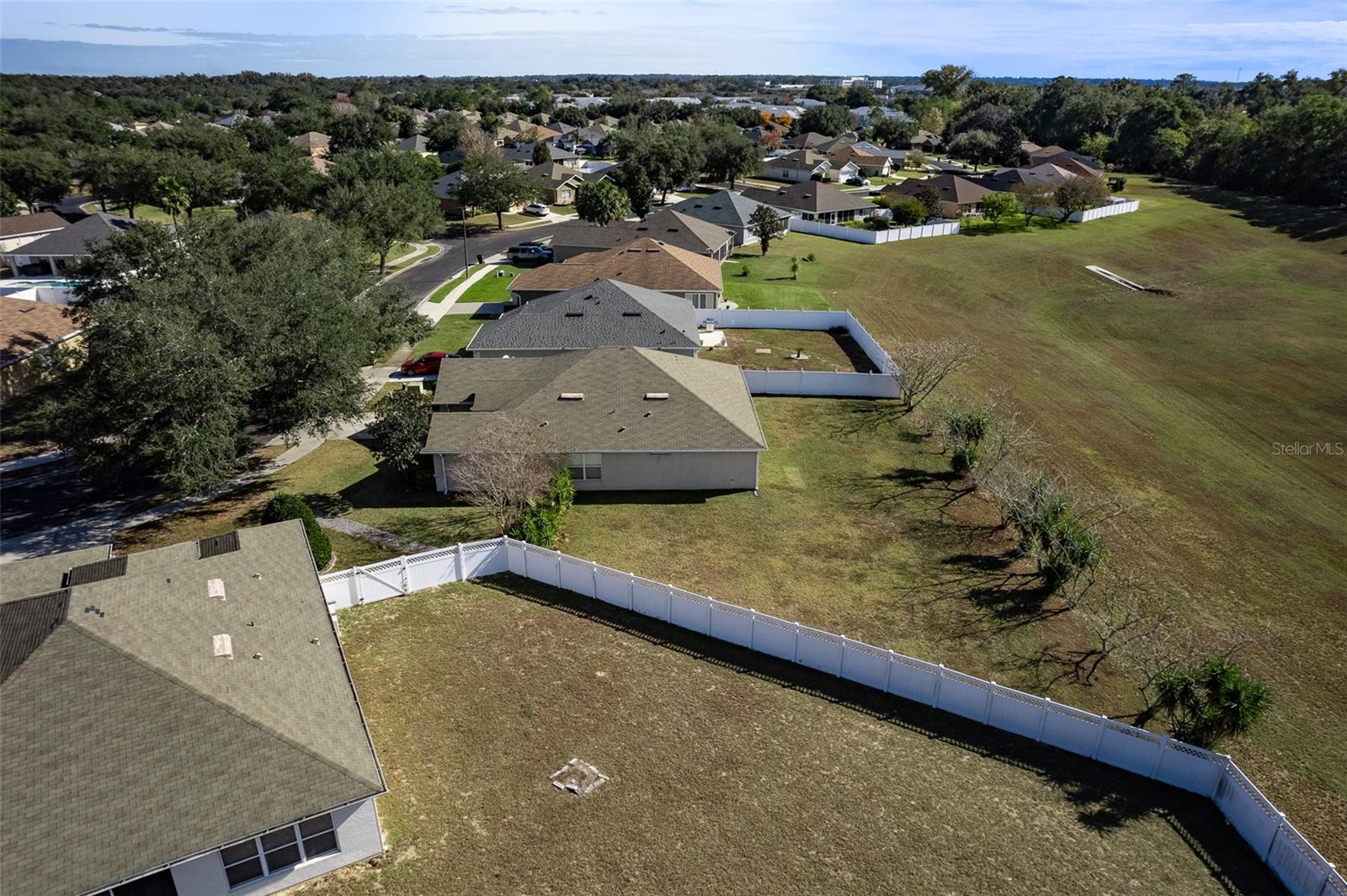 RED HAWK - Residential Lease