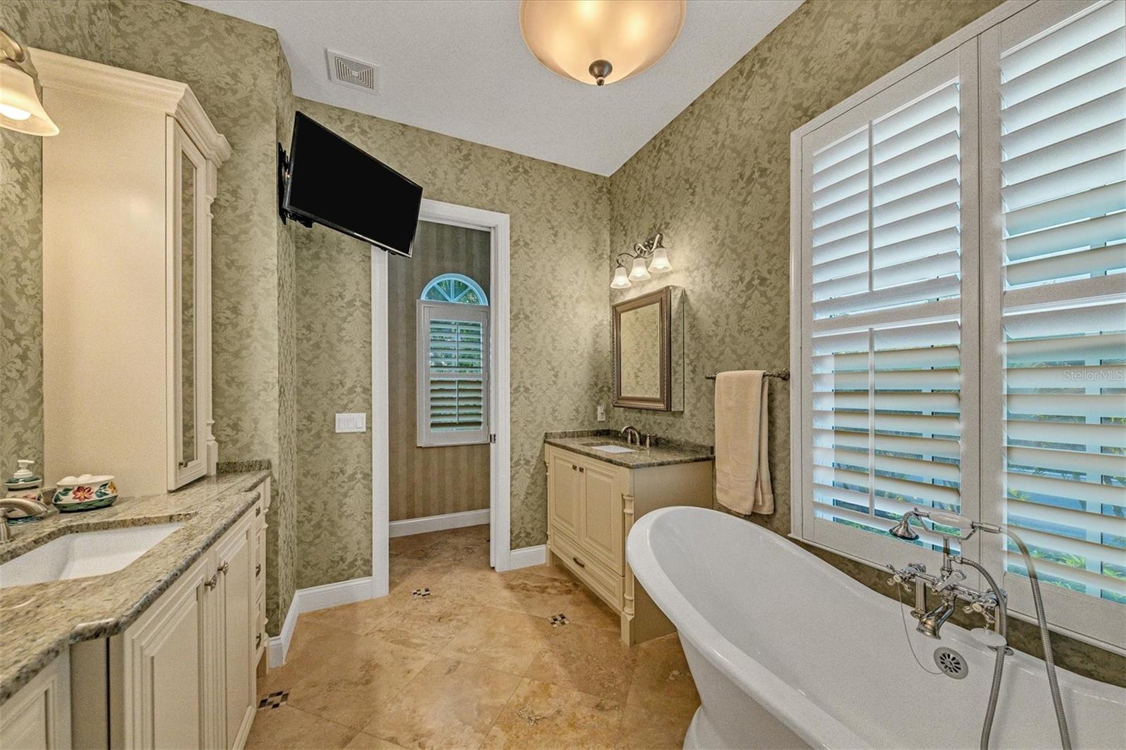 OYSTER BAY ESTATES - Residential