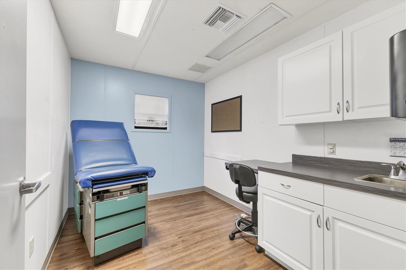 MYAKKA CITY - Commercial Sale