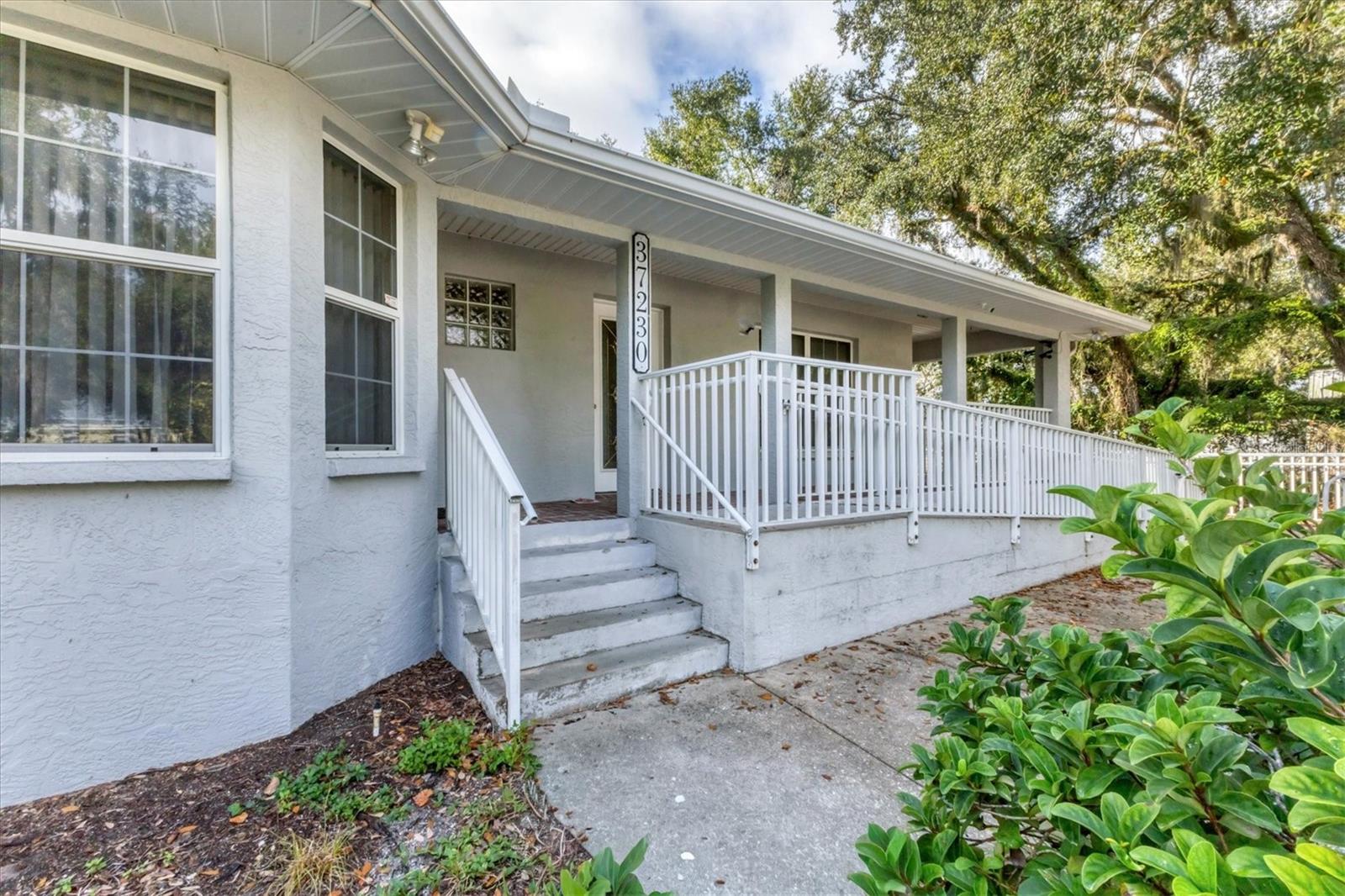 MYAKKA CITY - Commercial Sale