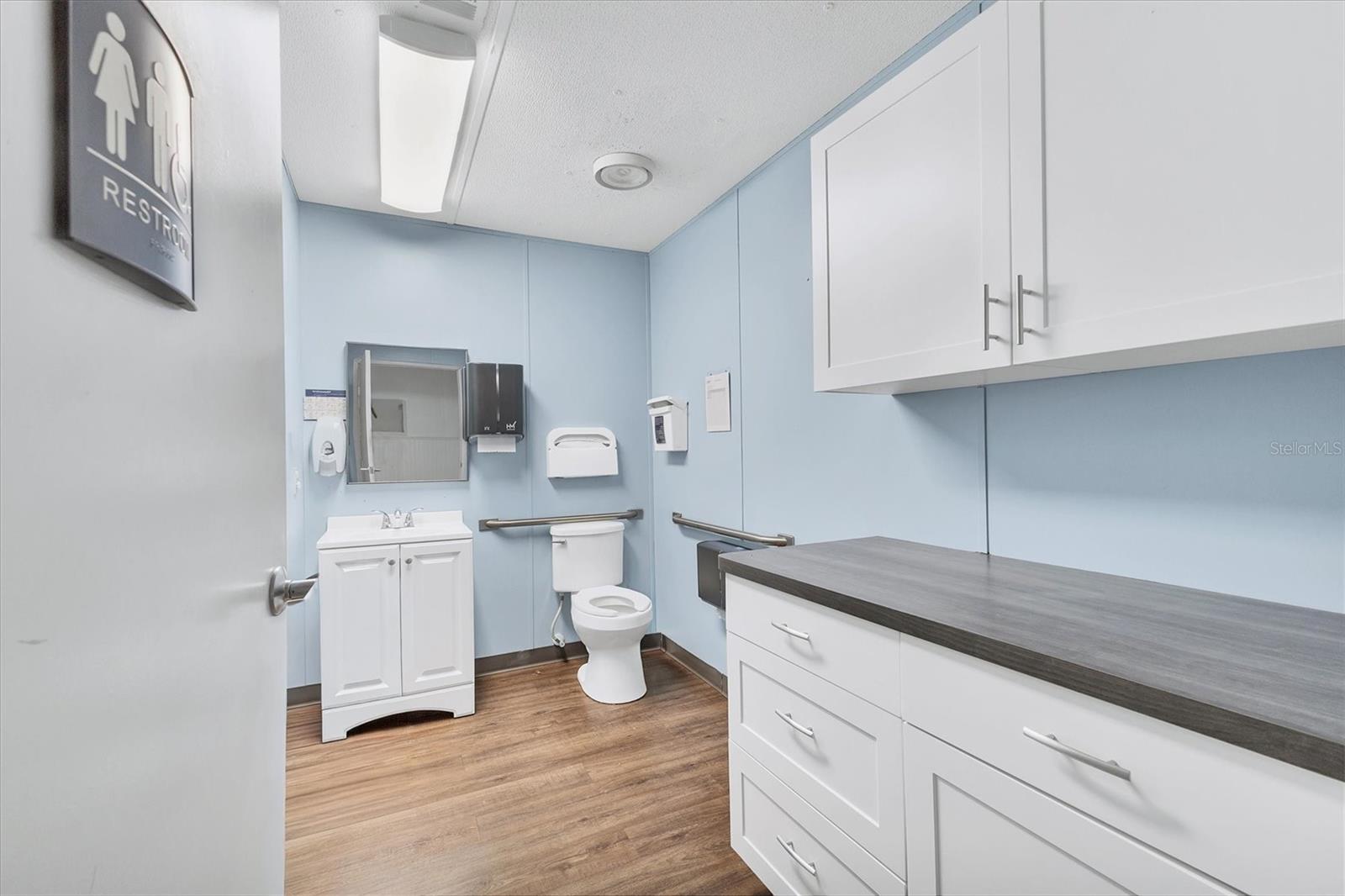 MYAKKA CITY - Commercial Sale