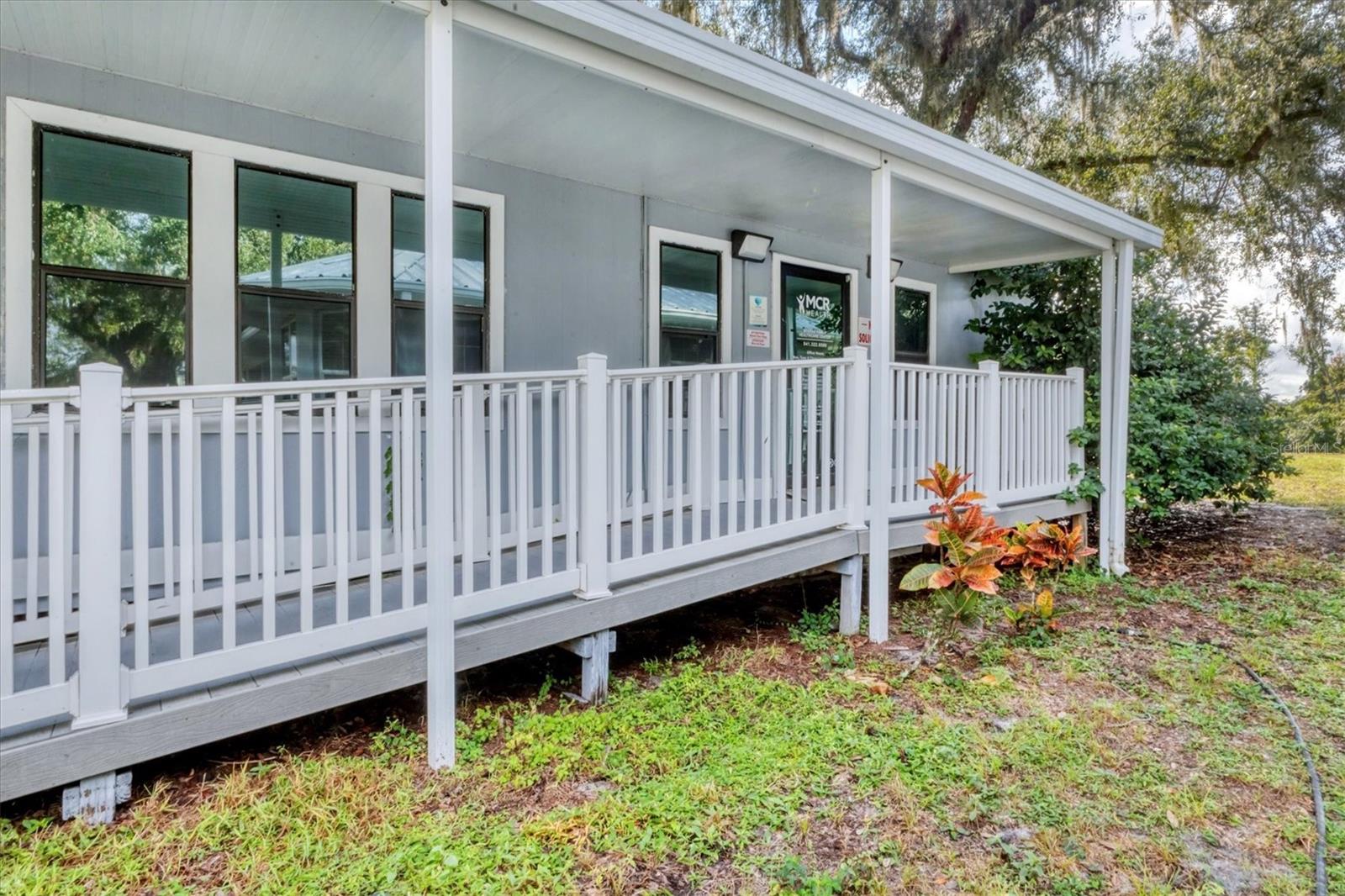 MYAKKA CITY - Commercial Sale