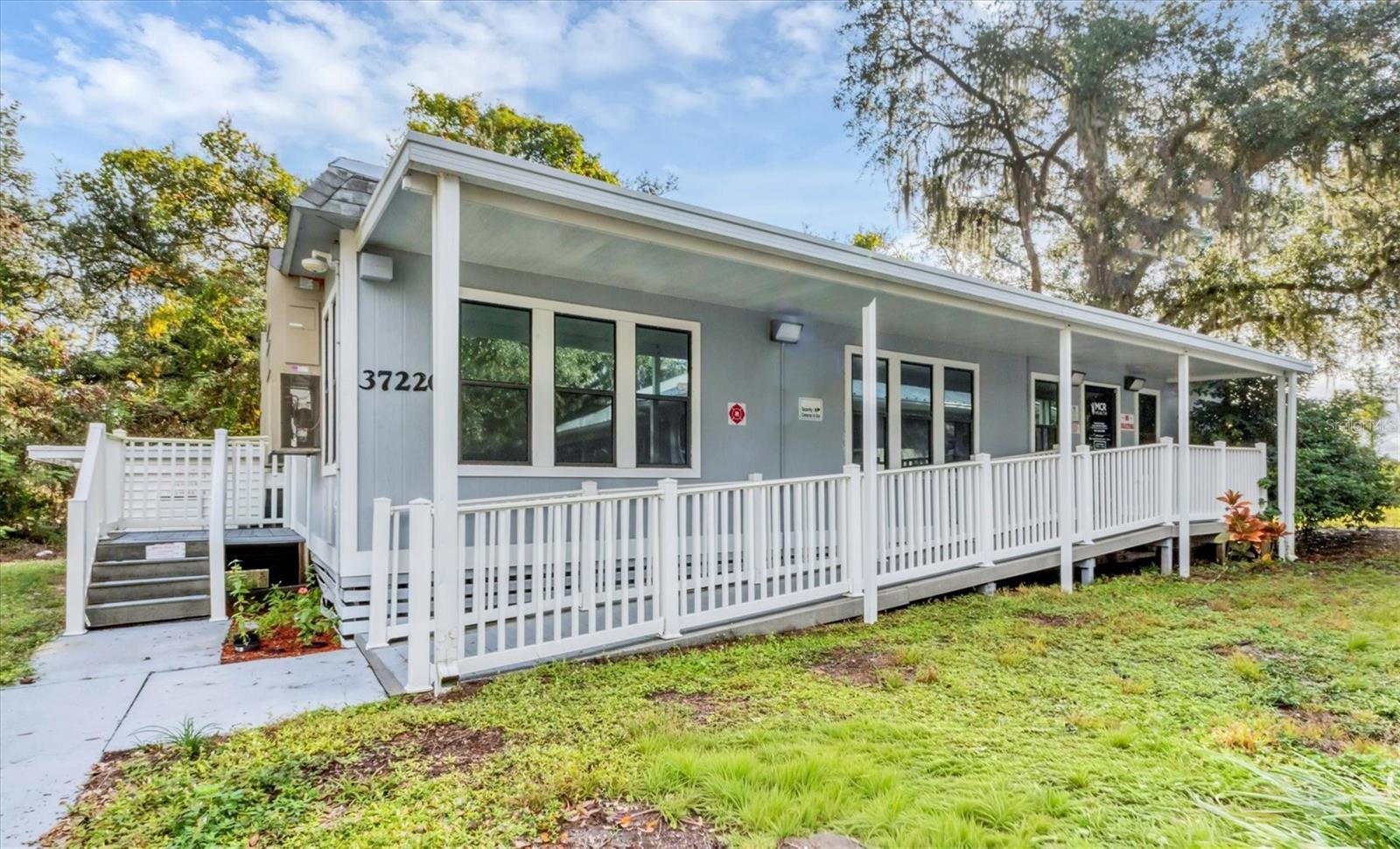 MYAKKA CITY - Commercial Sale