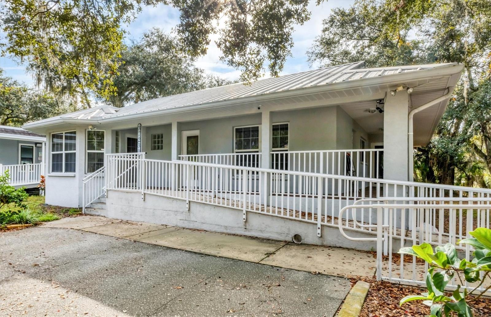 MYAKKA CITY - Commercial Sale