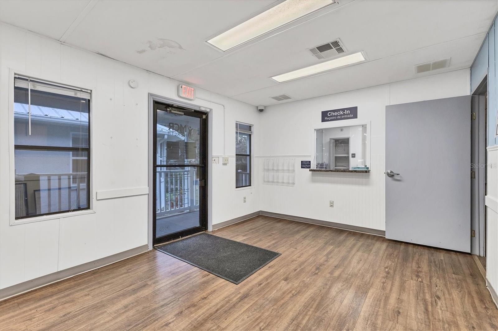 MYAKKA CITY - Commercial Sale