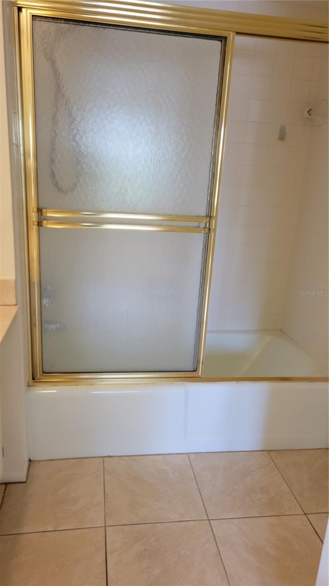 VILLAGE PLAZA SEC 3 - Residential Lease