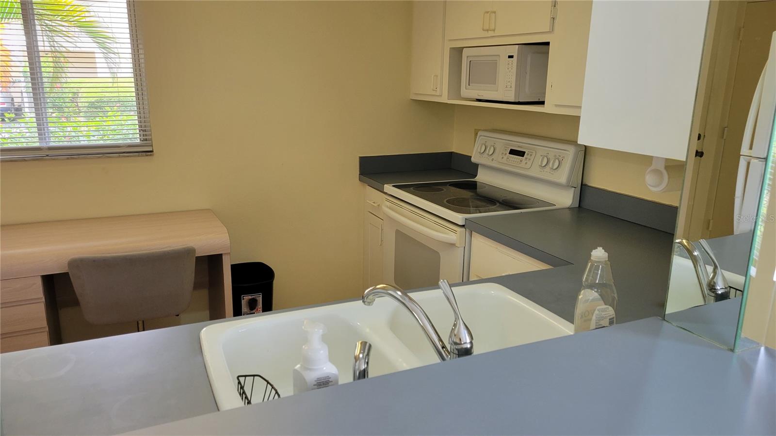 VILLAGE PLAZA SEC 3 - Residential Lease