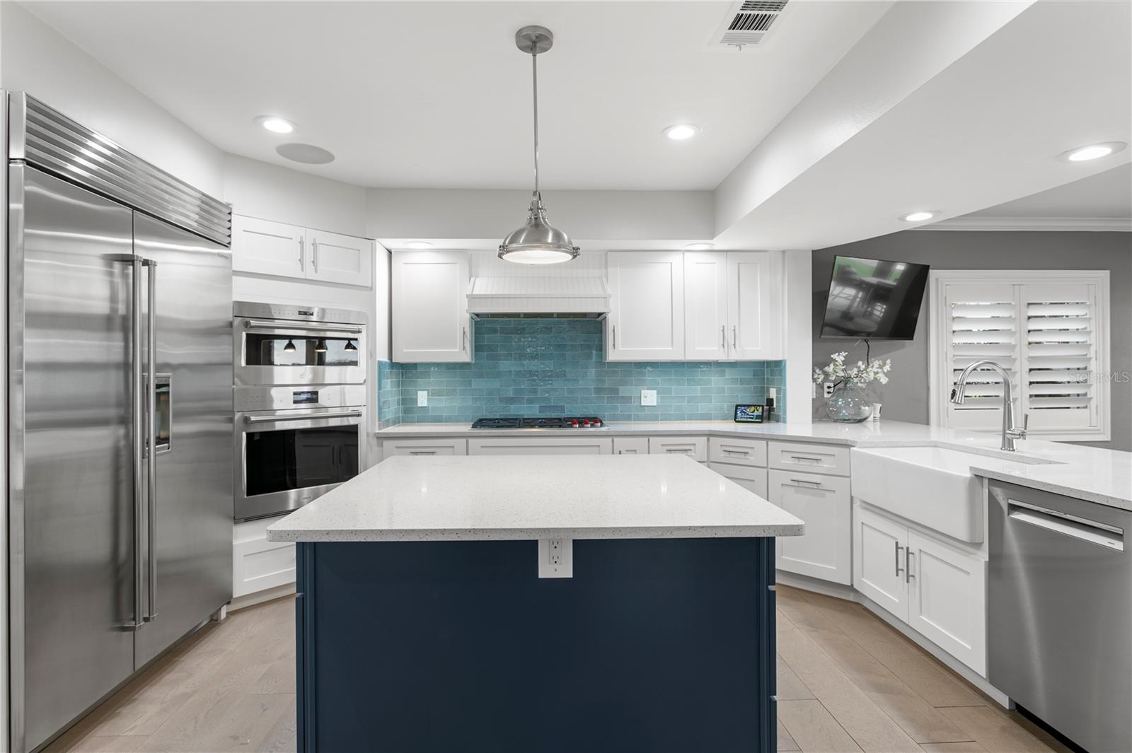 COLONIAL LANE JUNGLE ADD PT REP - Residential