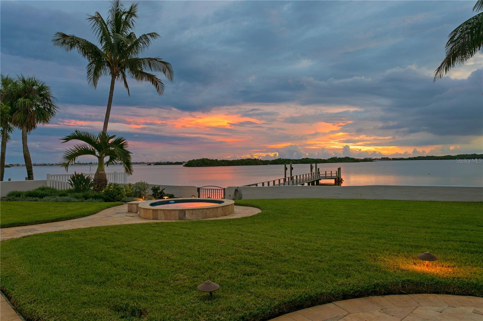 COLONIAL LANE JUNGLE ADD PT REP - Residential