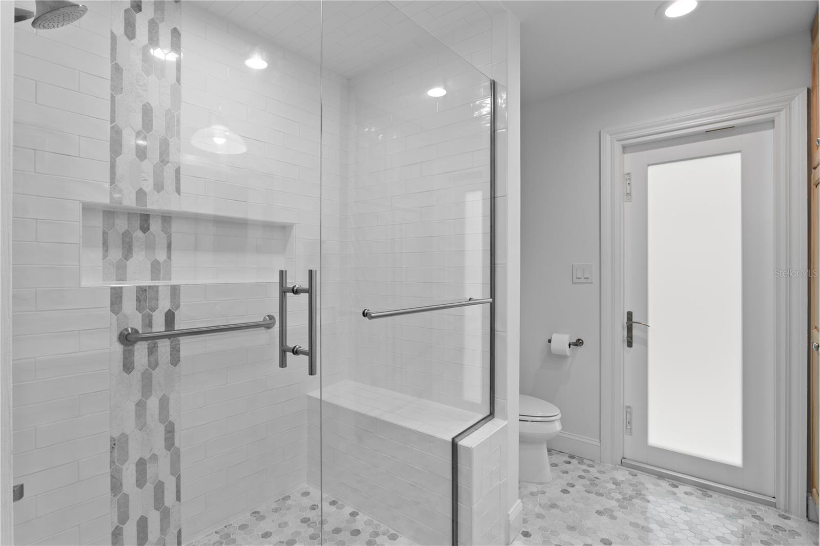 COLONIAL LANE JUNGLE ADD PT REP - Residential