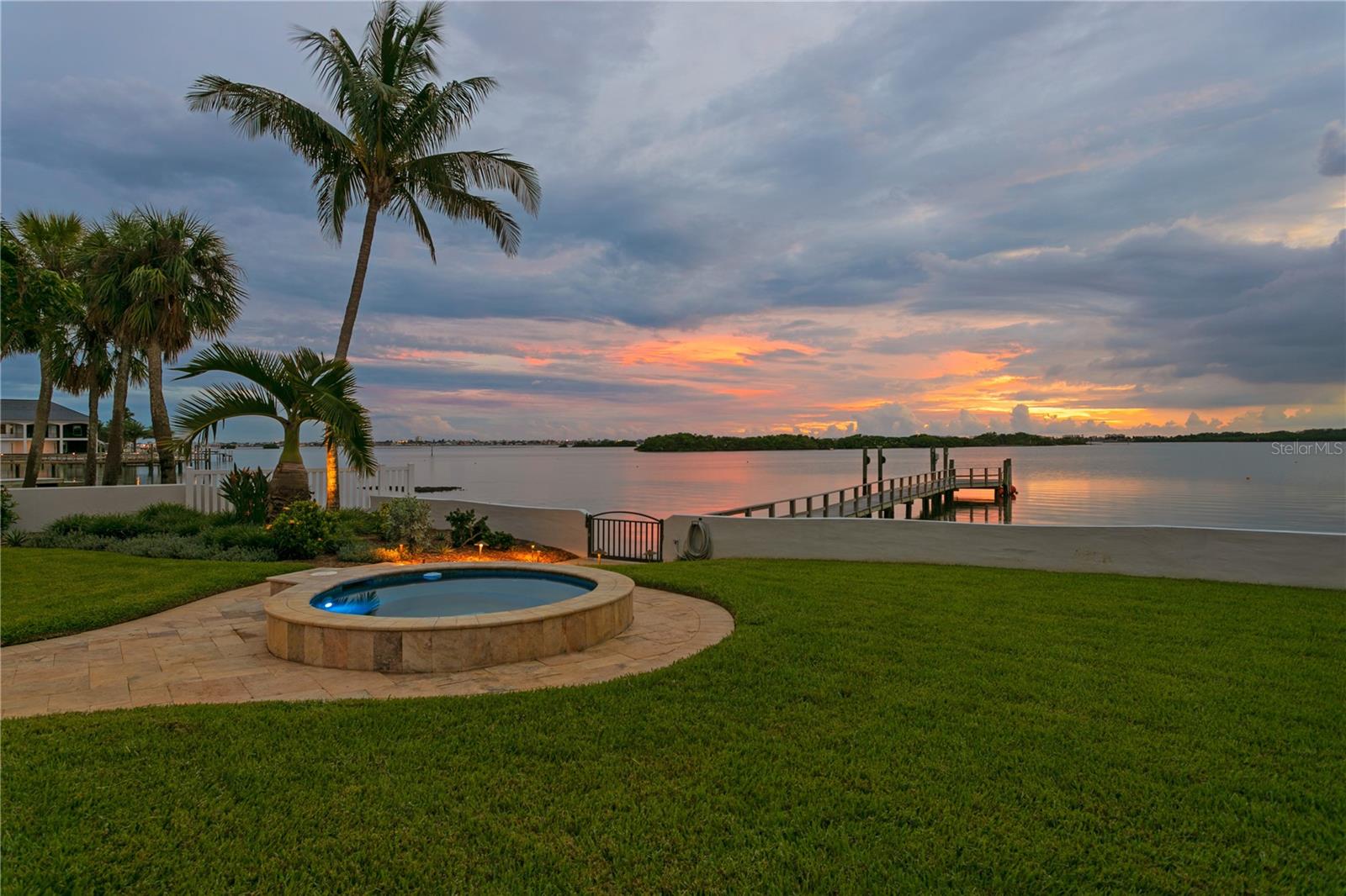 COLONIAL LANE JUNGLE ADD PT REP - Residential