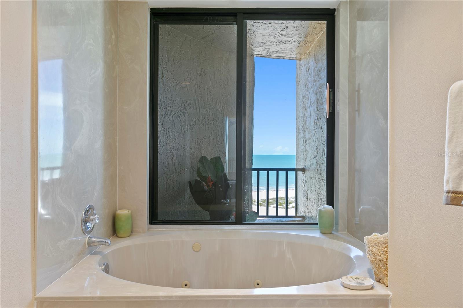 LIGHTHOUSE TOWERS CONDO - Residential