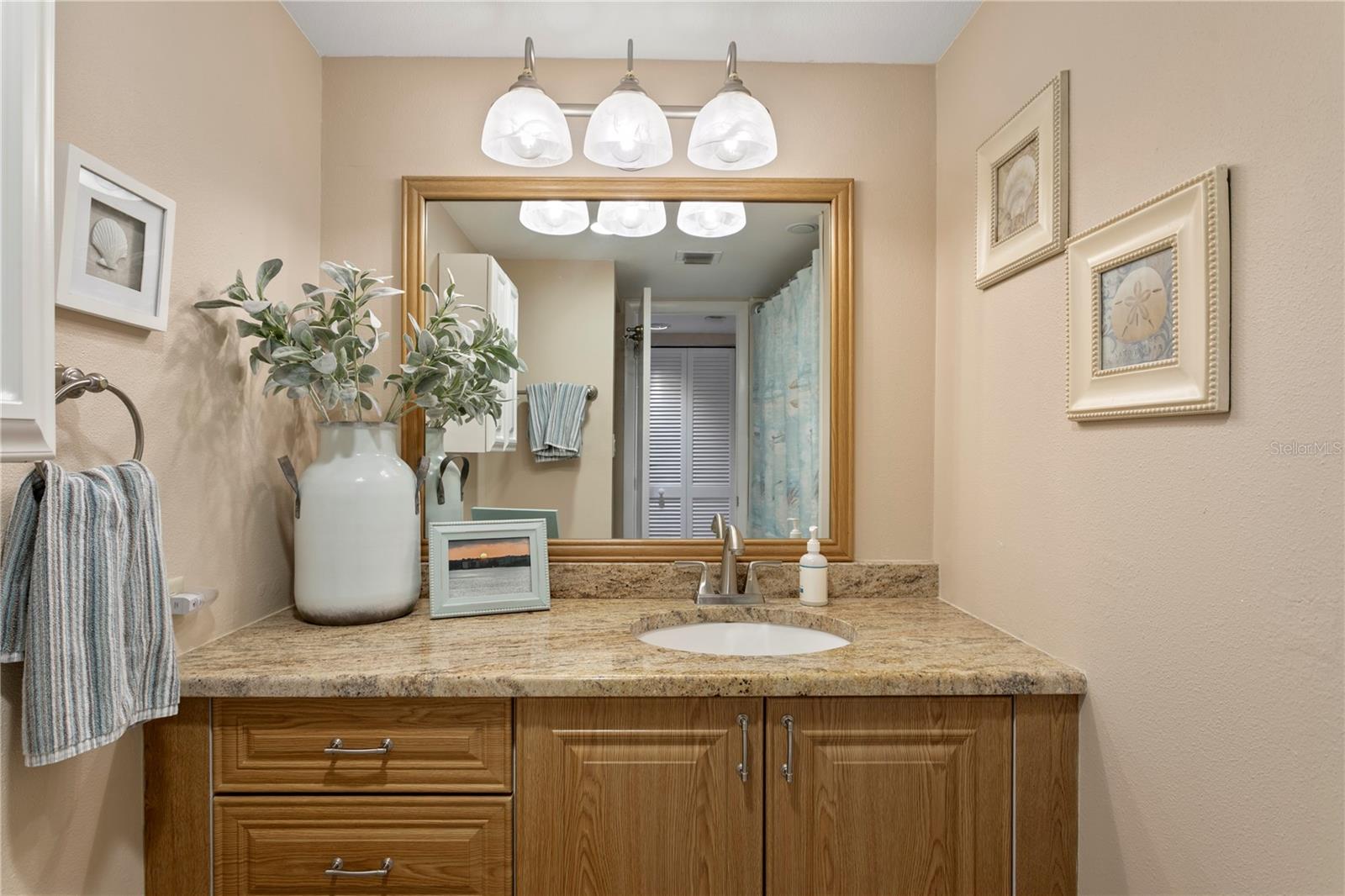 LIGHTHOUSE TOWERS CONDO - Residential