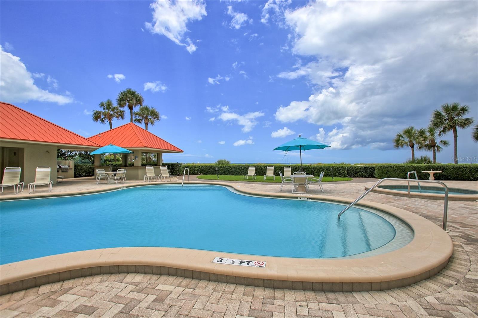 1290 GULF BOULEVARD 1002