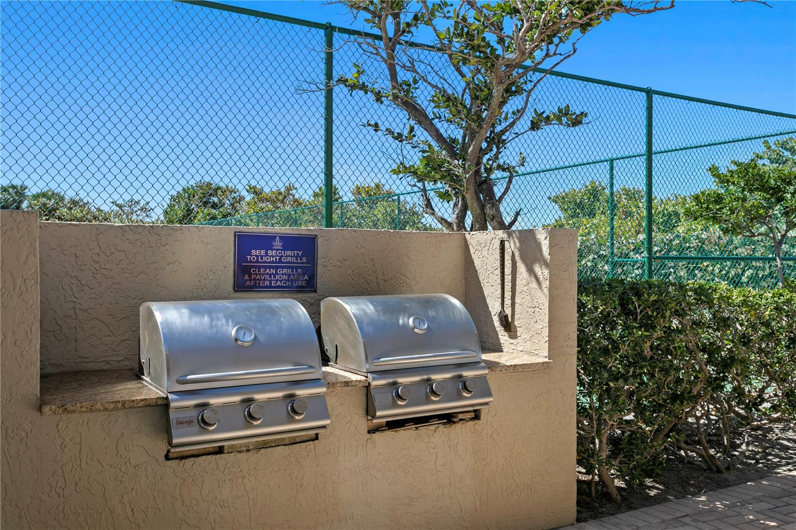 LIGHTHOUSE TOWERS CONDO - Residential