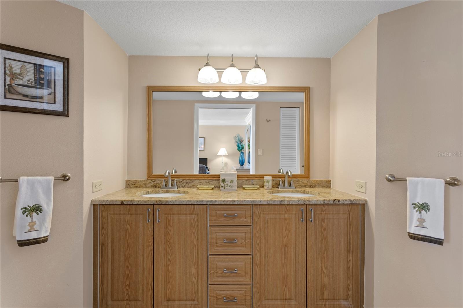 LIGHTHOUSE TOWERS CONDO - Residential