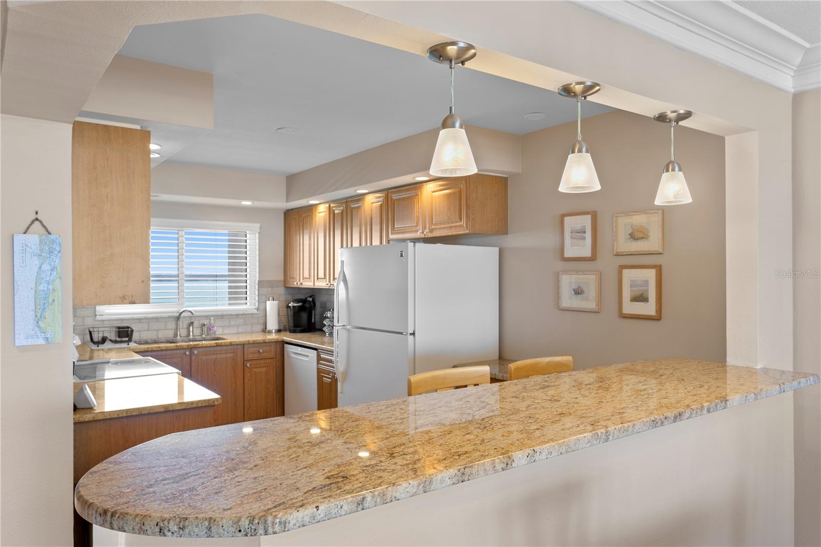 LIGHTHOUSE TOWERS CONDO - Residential