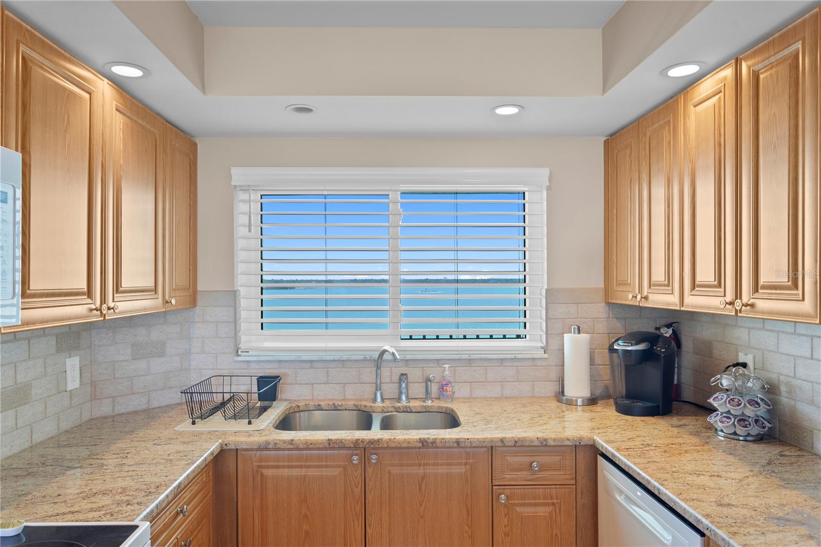 LIGHTHOUSE TOWERS CONDO - Residential